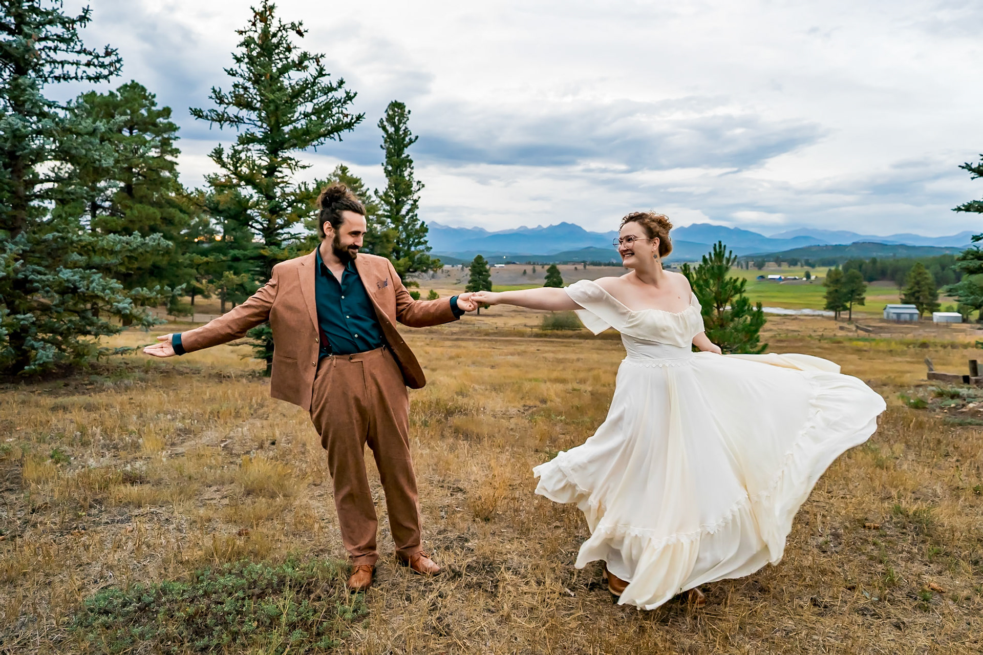 Autumn, Lord of the Rings inspired wedding at Elkwood Manor in Pagosa Springs