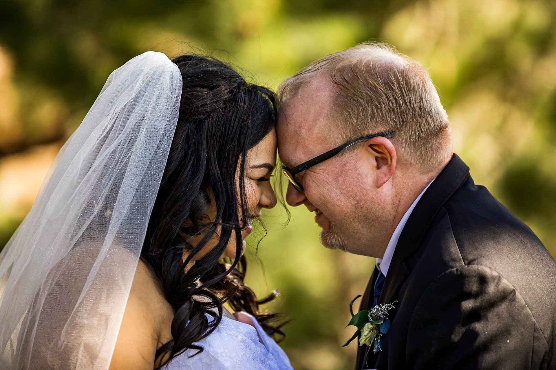 Fun, colorful wedding at Black Canyon Inn in Estes Park, CO