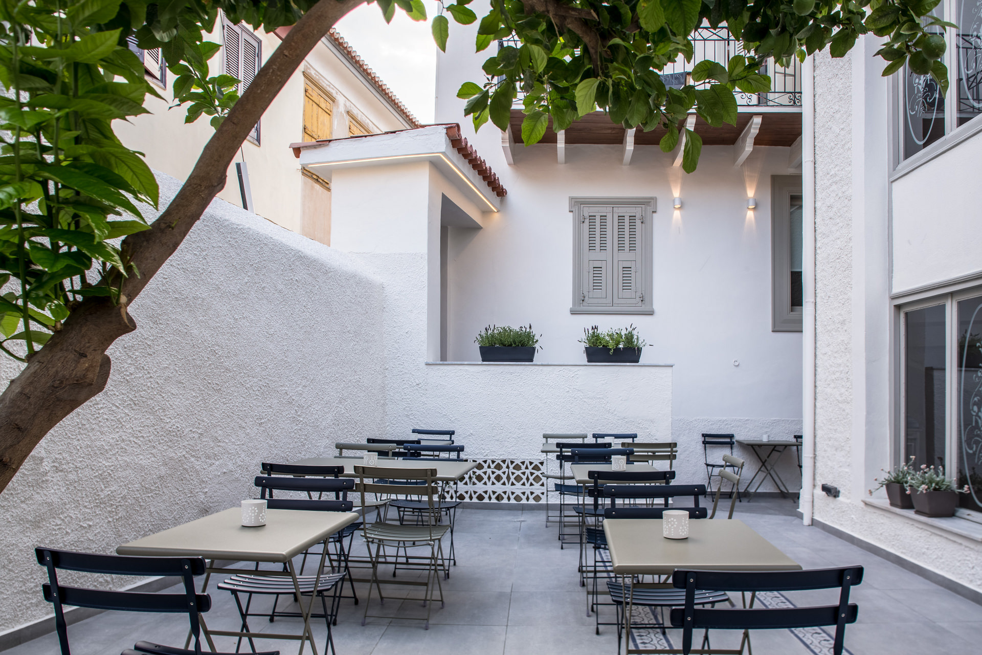 Antonio Gambello Breakfast Area