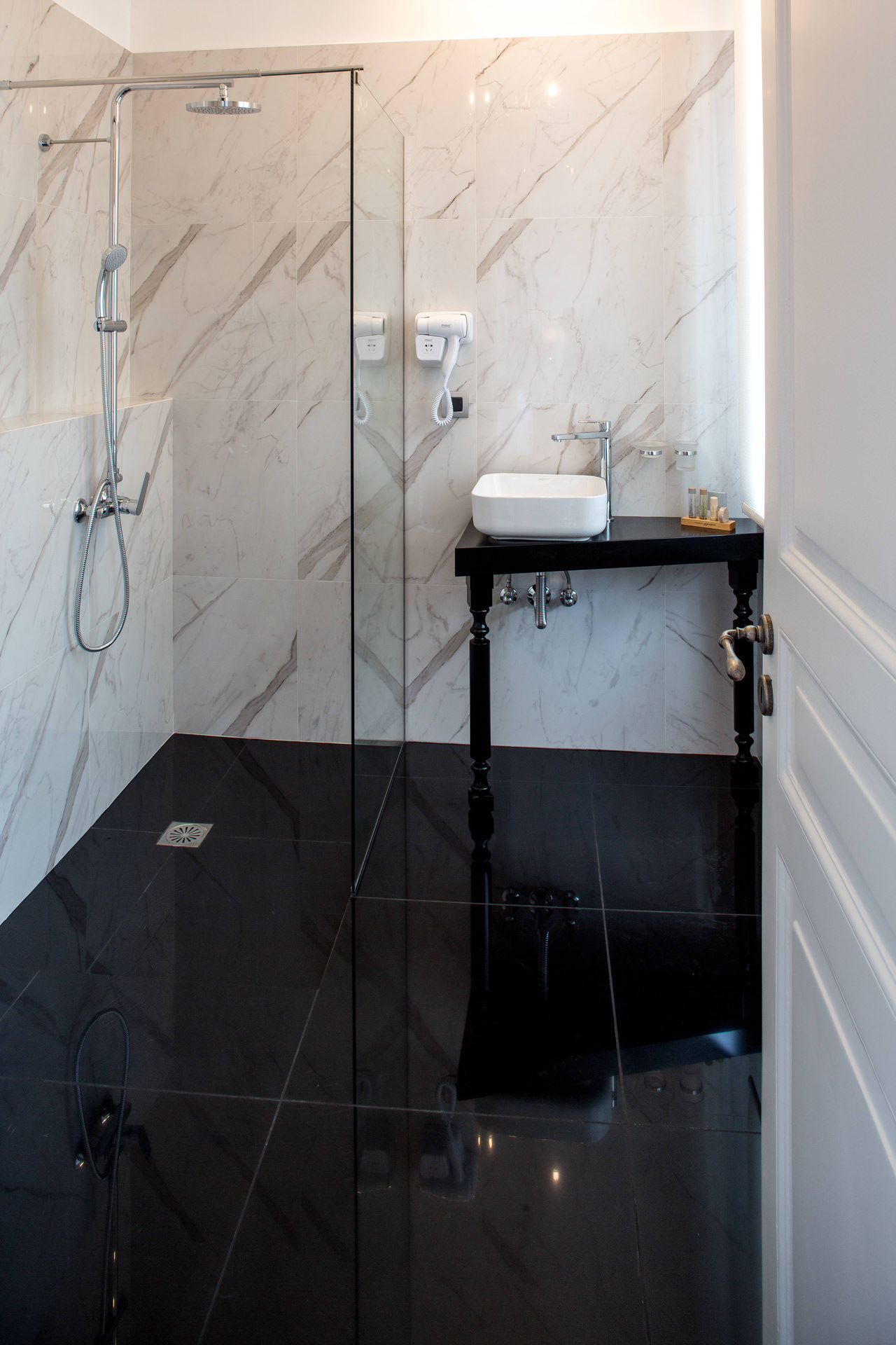 Antonio Gambello Rooms