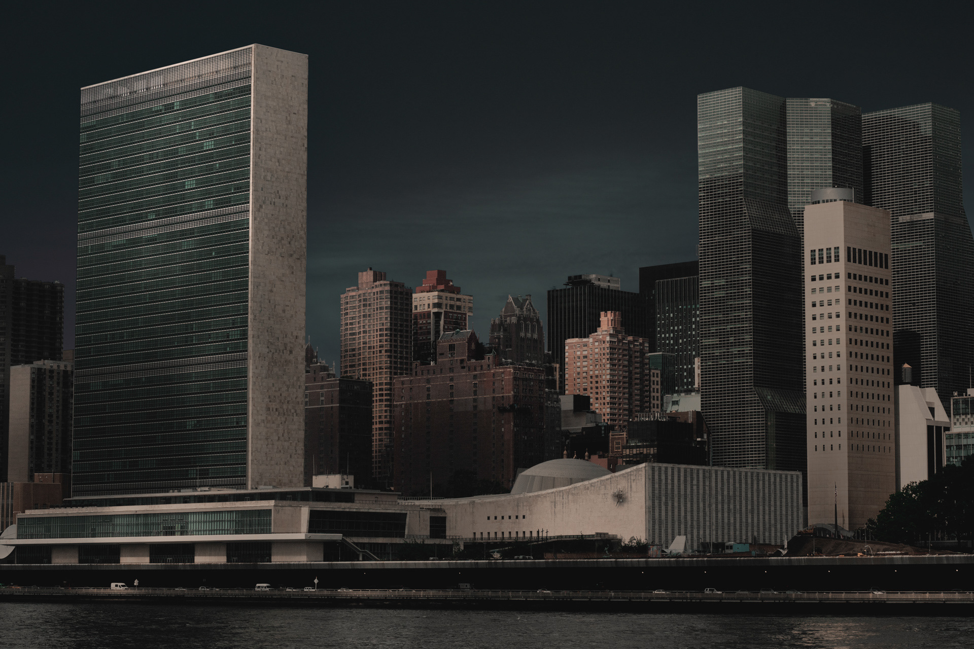 United Nations building and New York City skyline from Roosevelt Island