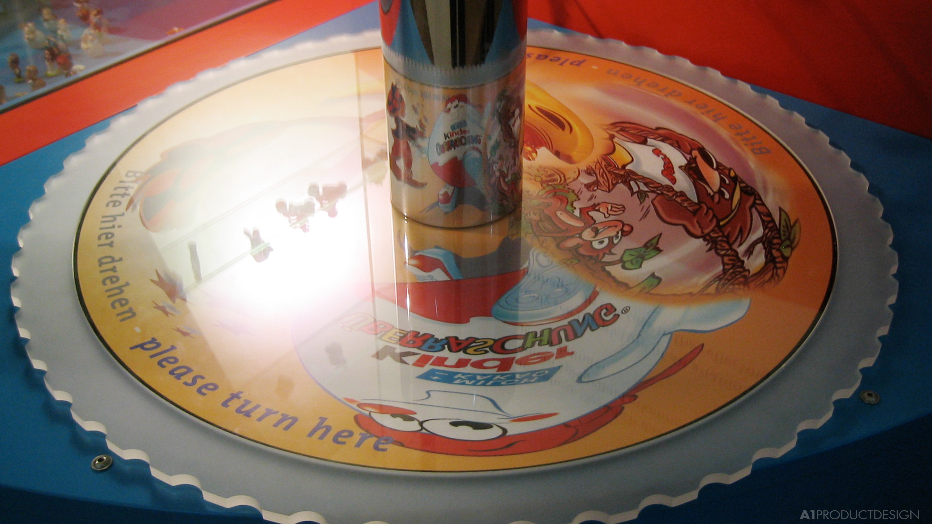 Anamorphose "Kinder Überraschung"