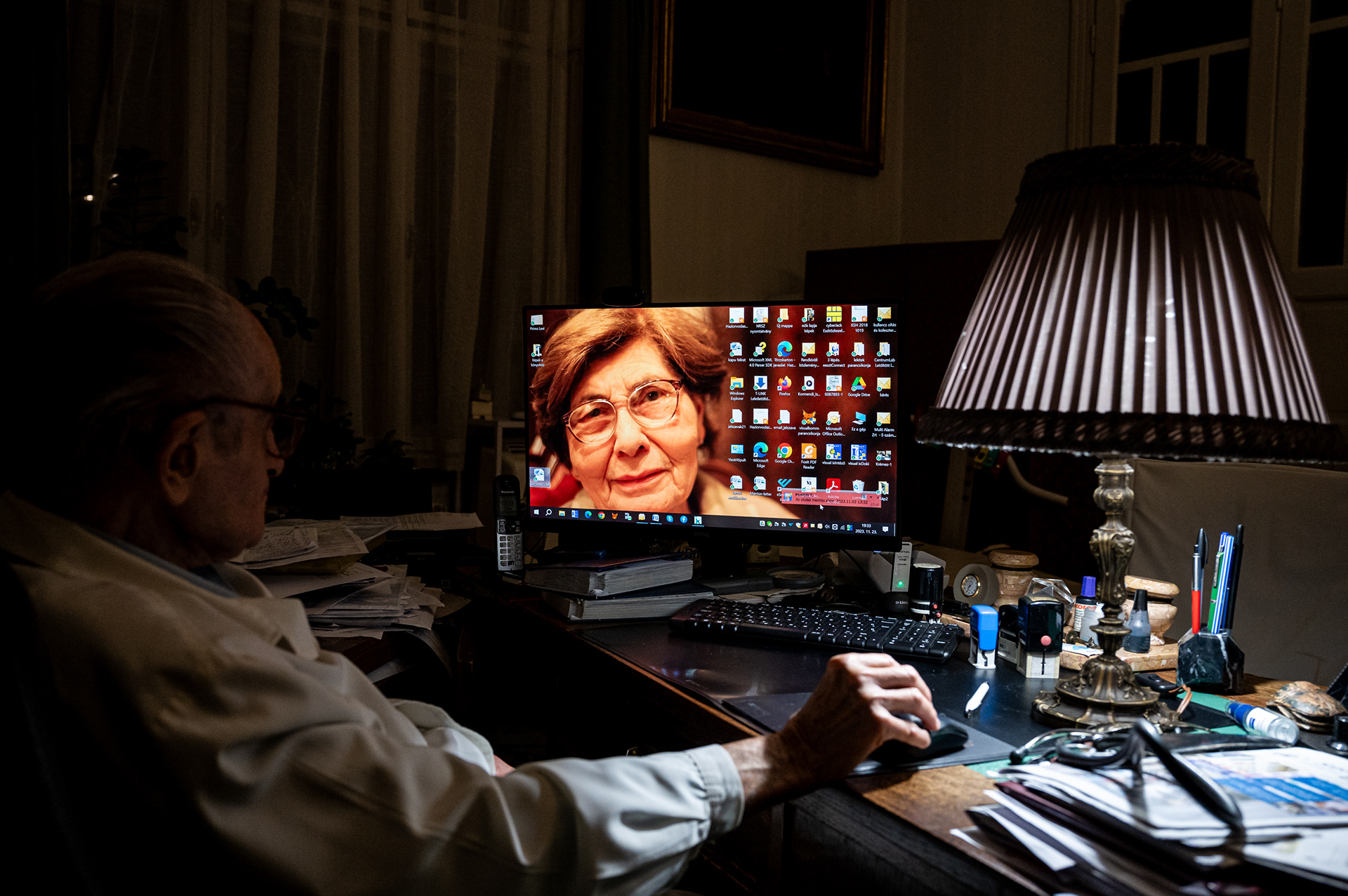 In 1943, on an August day, he met his future wife at the Margaret Island Sports Complex. After an hour of swimming, he always spent 25-30 minutes in the sun, and that's when he met two girls. He was very attracted to the one nearest to him, but he did not want to talk to them. This went on for eight days, and on the ninth day he caught sight of a boy with them, with whom he was schoolmates. Körmendi asked him to introduce him to the girls. It turned out to be sisters, Klári Wachtel and her sister Edit. Edith was deported with her mother a year later, in December 1944, never to be found. She and Klári were a couple for 74 years, until her death in 2018. The doctor visits the swimming pool every August to remember his wife and the years they spent together.