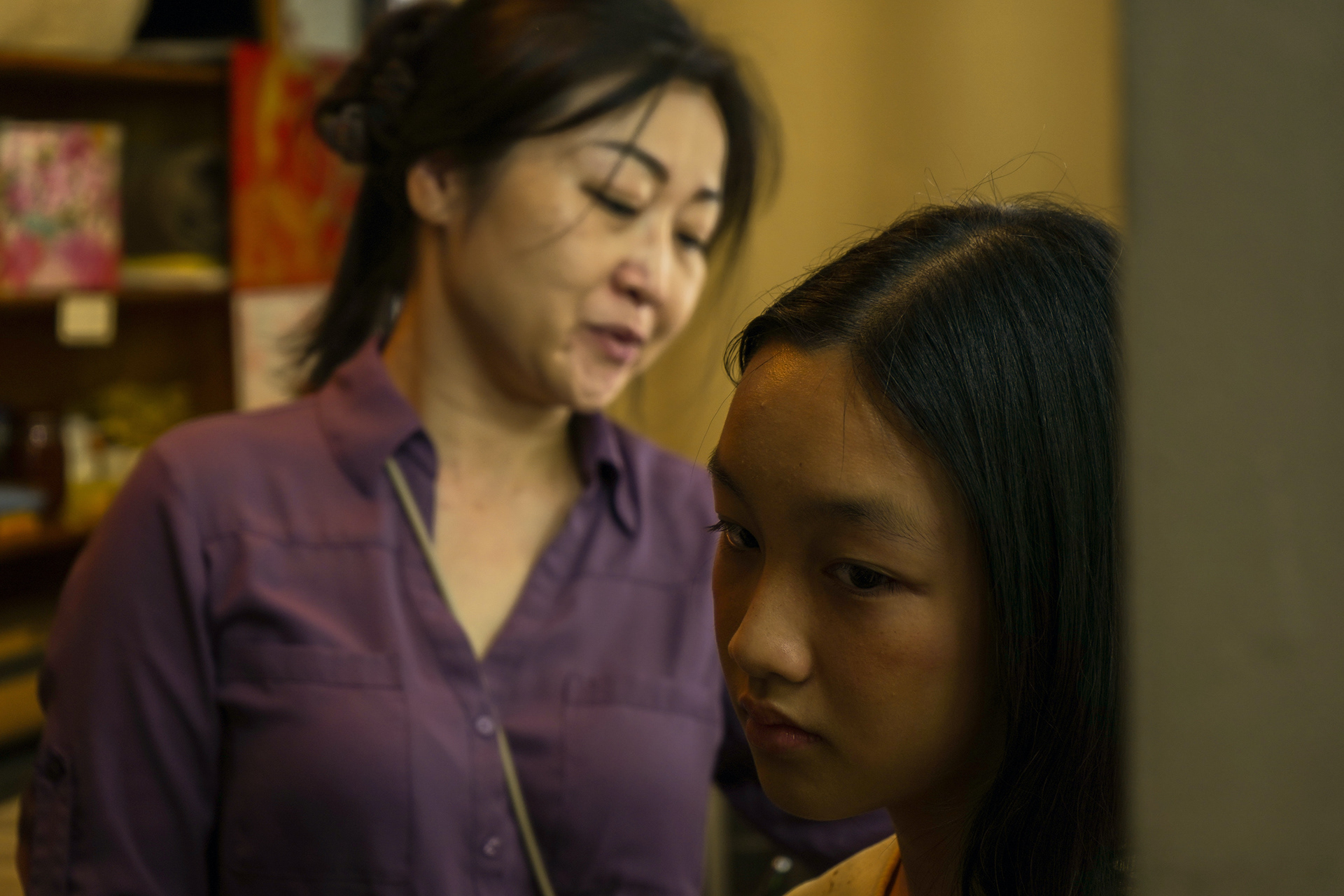 Rosie's mother, Kim (Fanny Lawren) and Rosie (Malea Emma Tjandrawidjaja). Photo by Luna Cristales