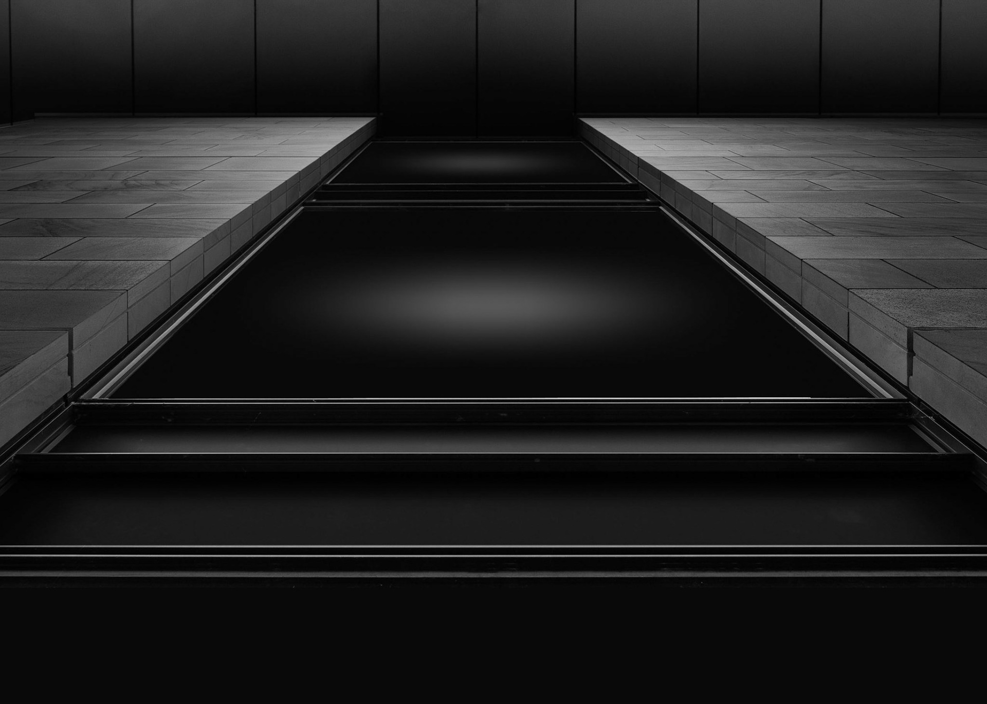 Black windows, Gogarburn