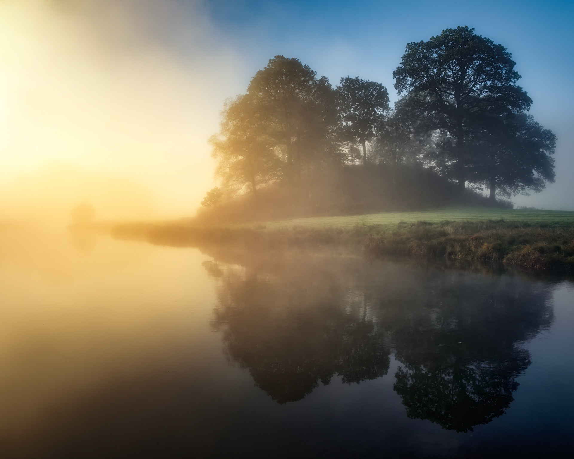 Misty Lakeland morning