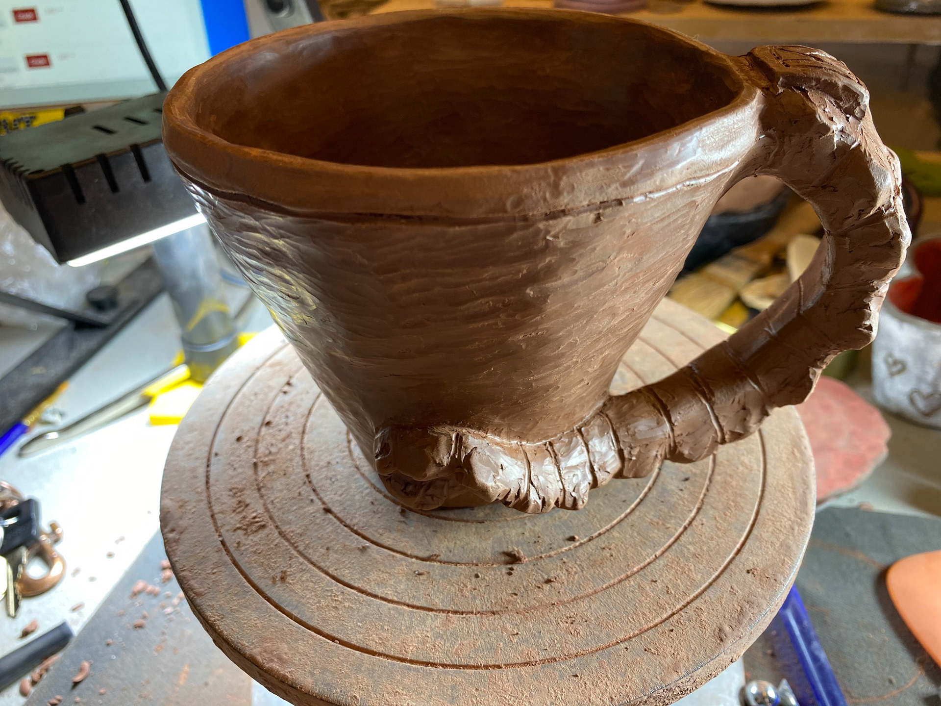 Alligator mug before kiln