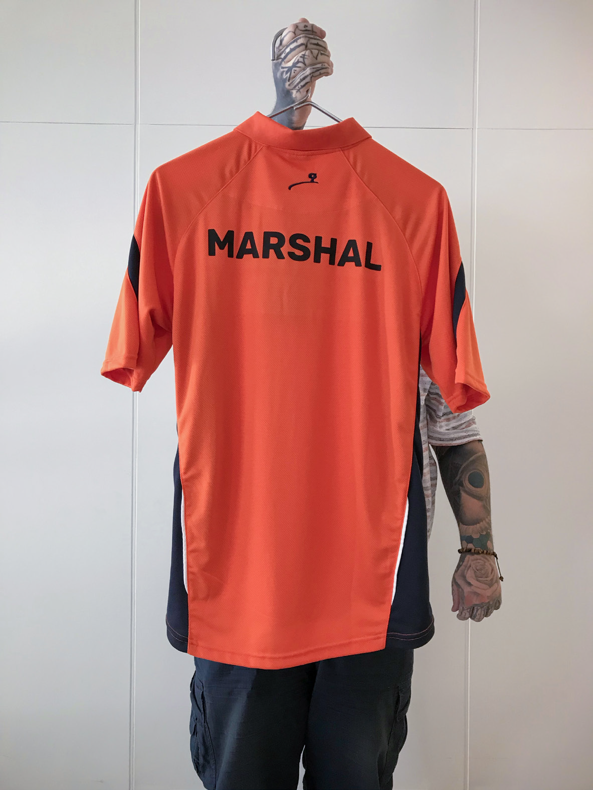 Polo-Shirt von Hinten