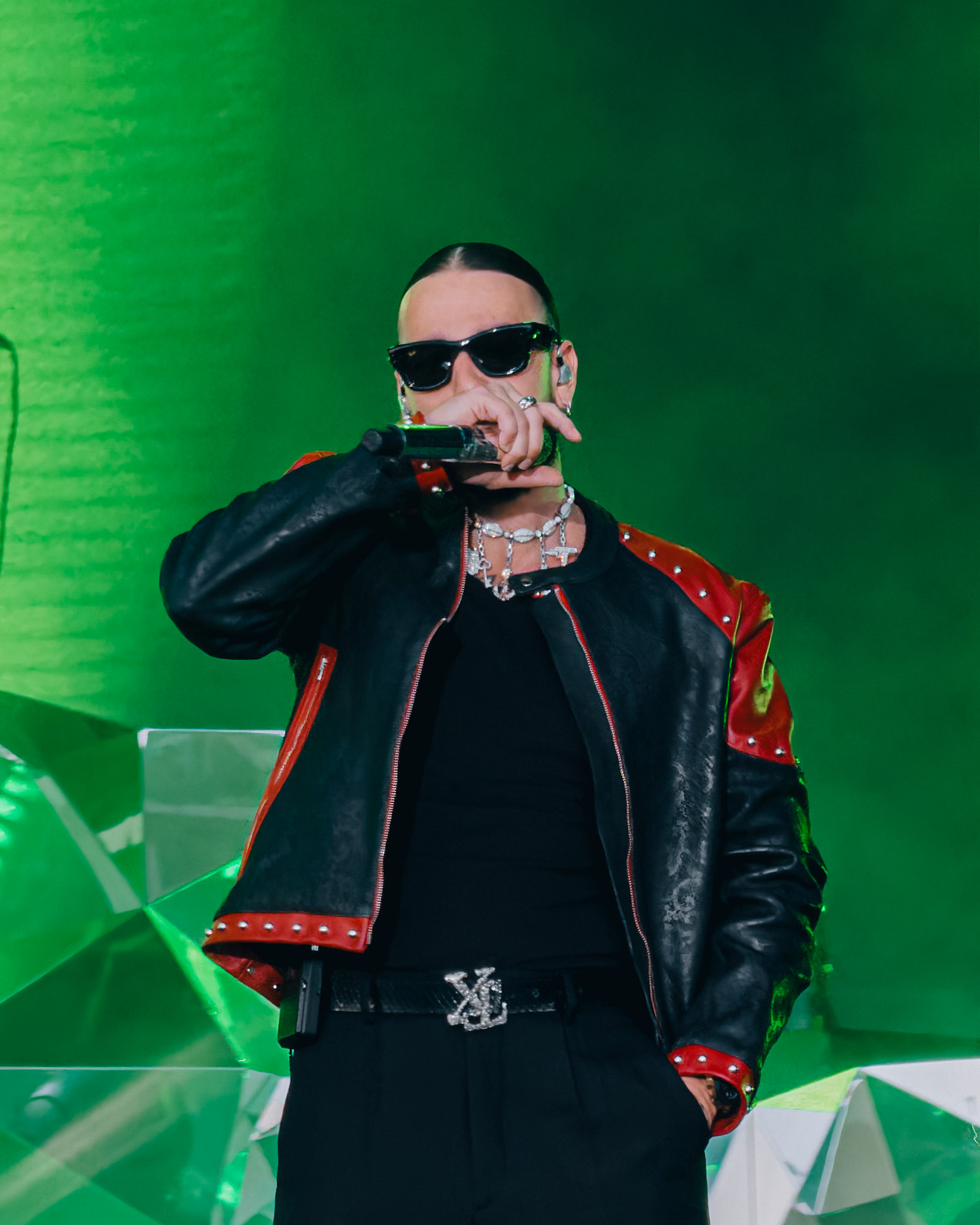 SCH@RoiArthur - Shot On iPhone