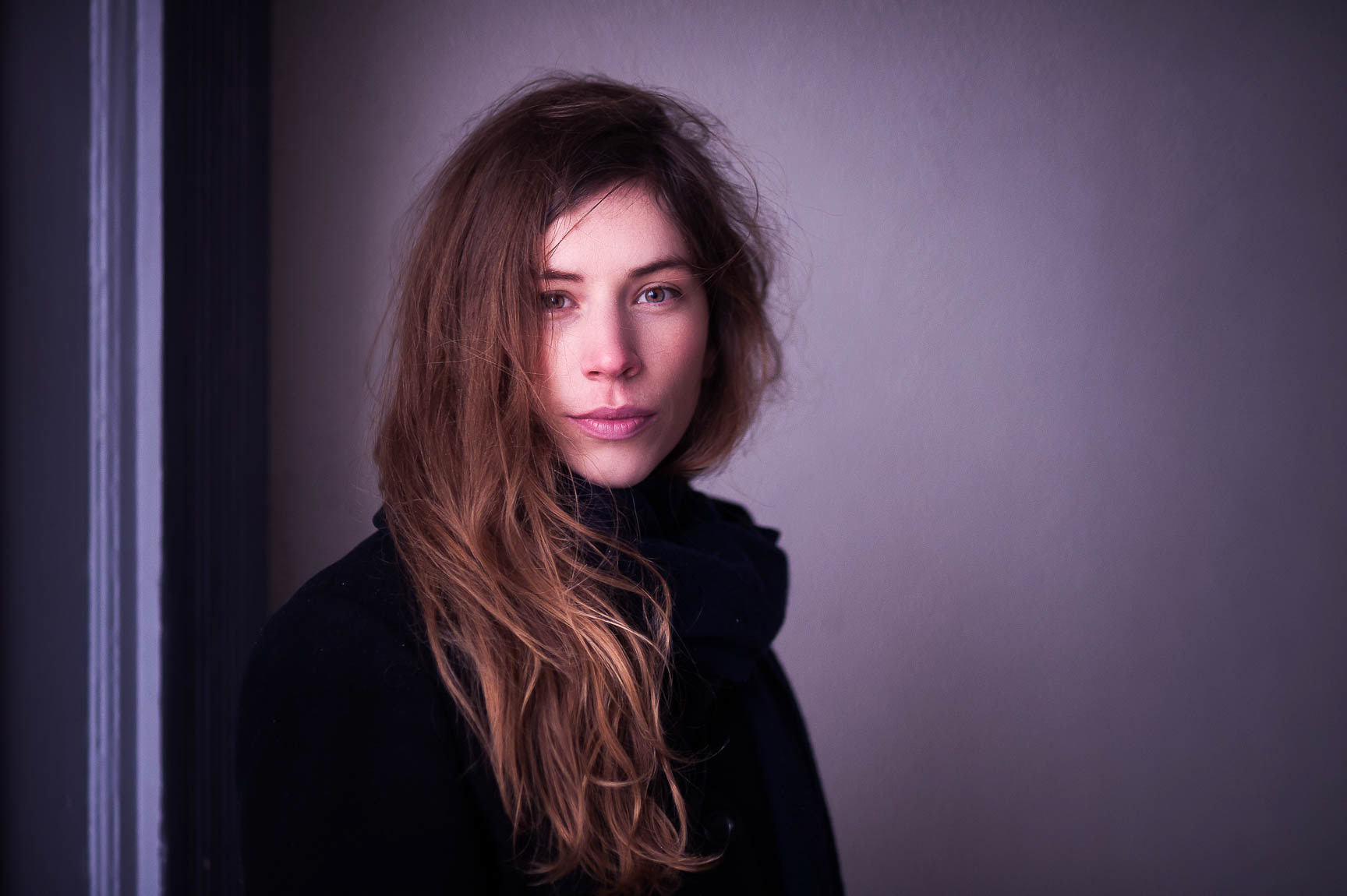 Weibliches Urban Portrait von Portraitfotograf in Berlin