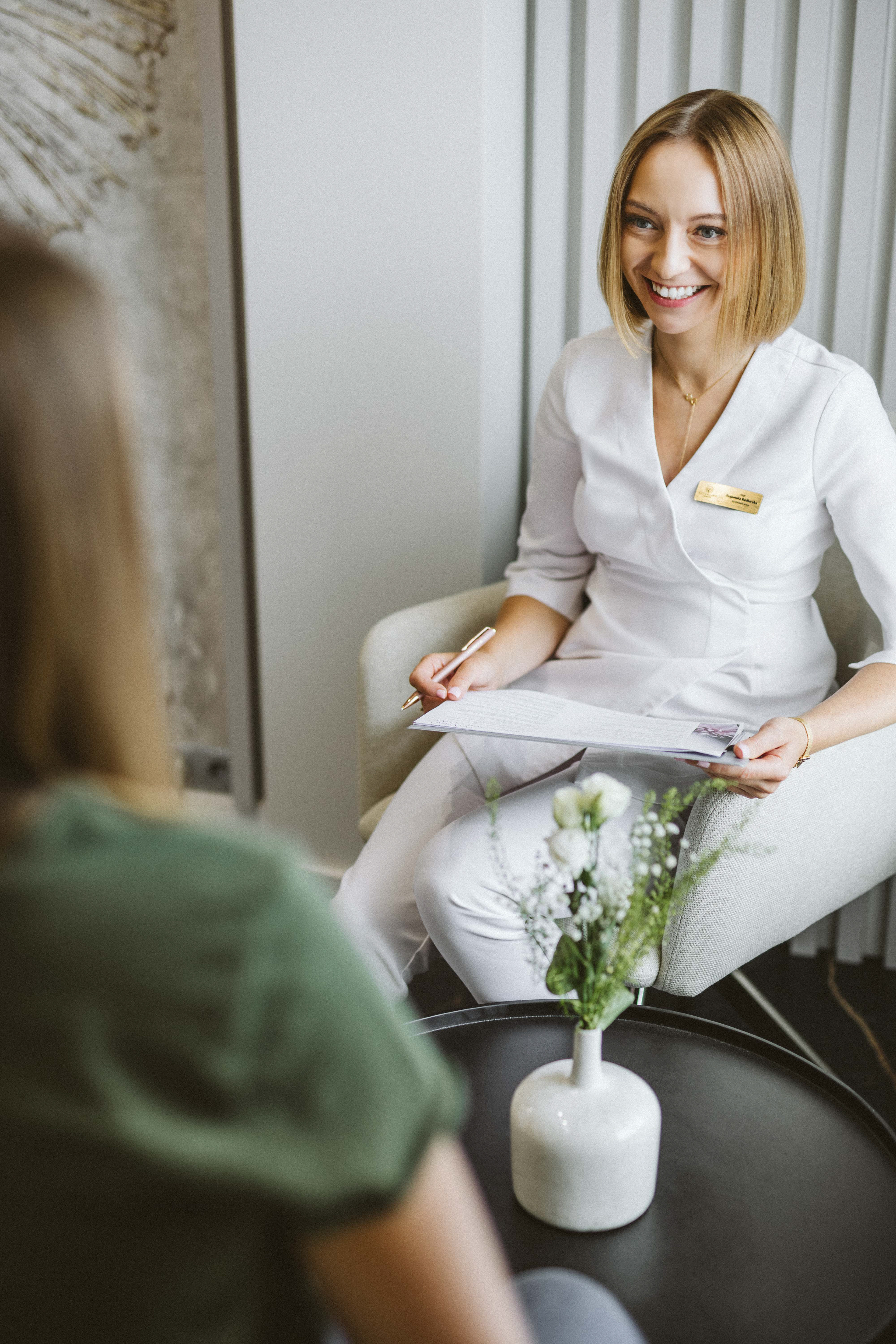 kontakt z klientem w klinice medycyny estetycznej