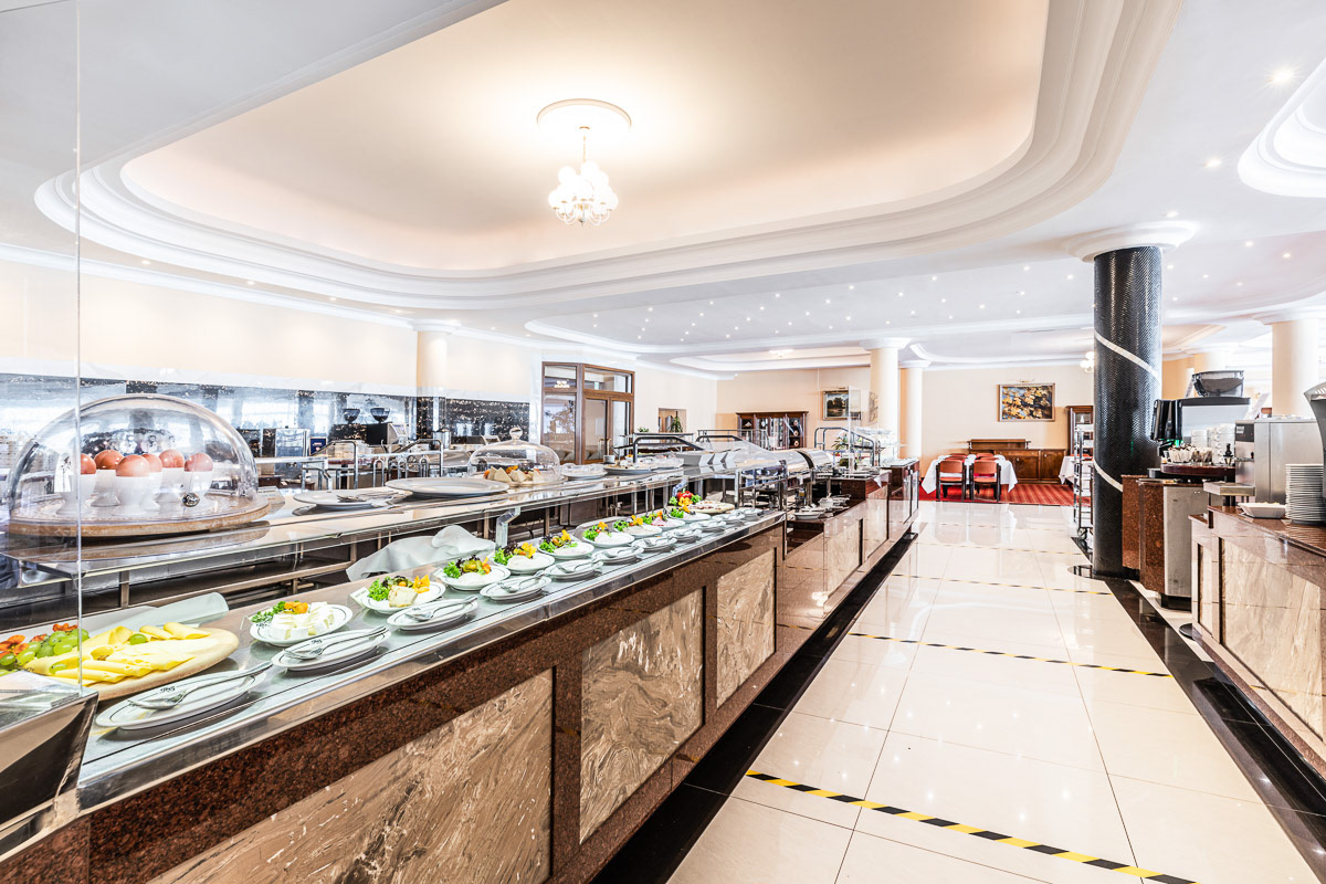 bar śniadaniowy w hotelu w Białymstoku