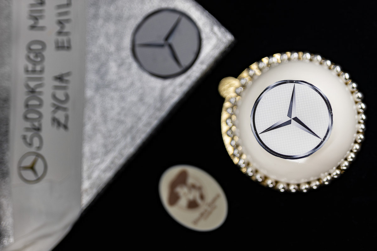 Słodka monoporcja Mercedes