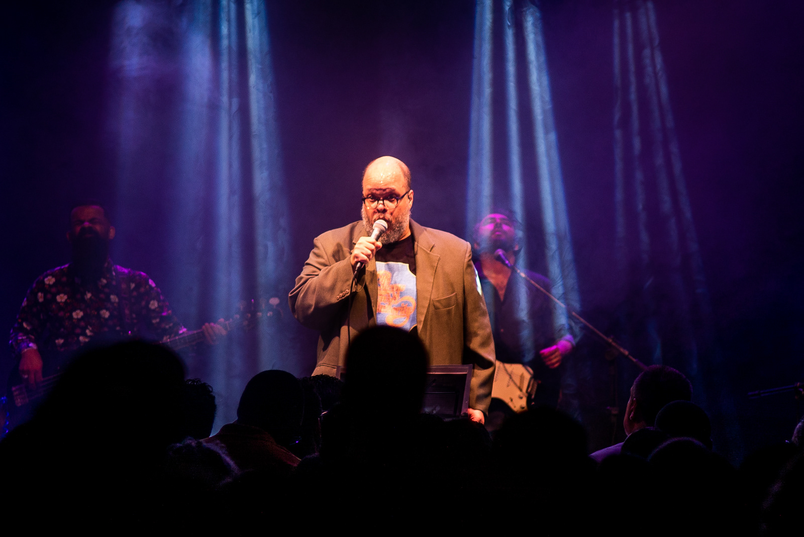 Ed Motta, singing at Sesc Osasco in 2019.