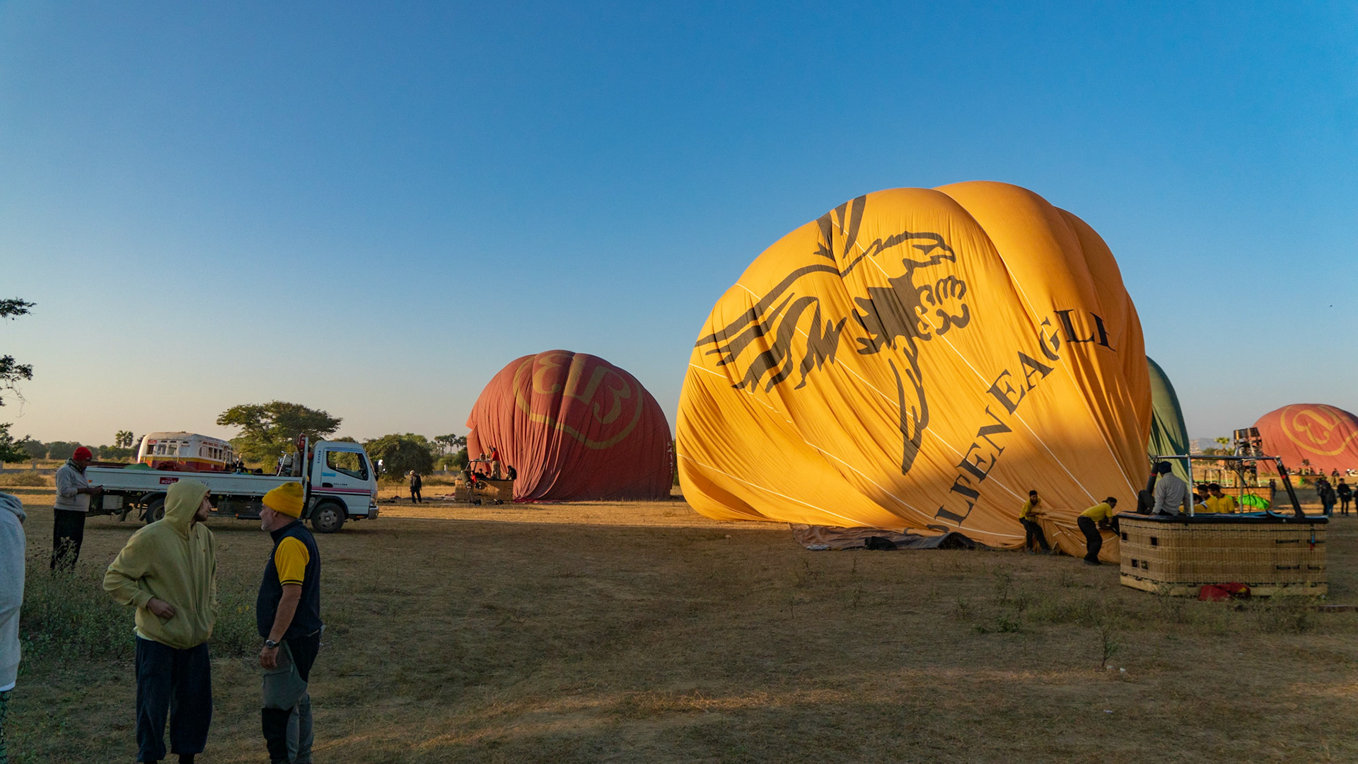 Golden Eagle Balloon