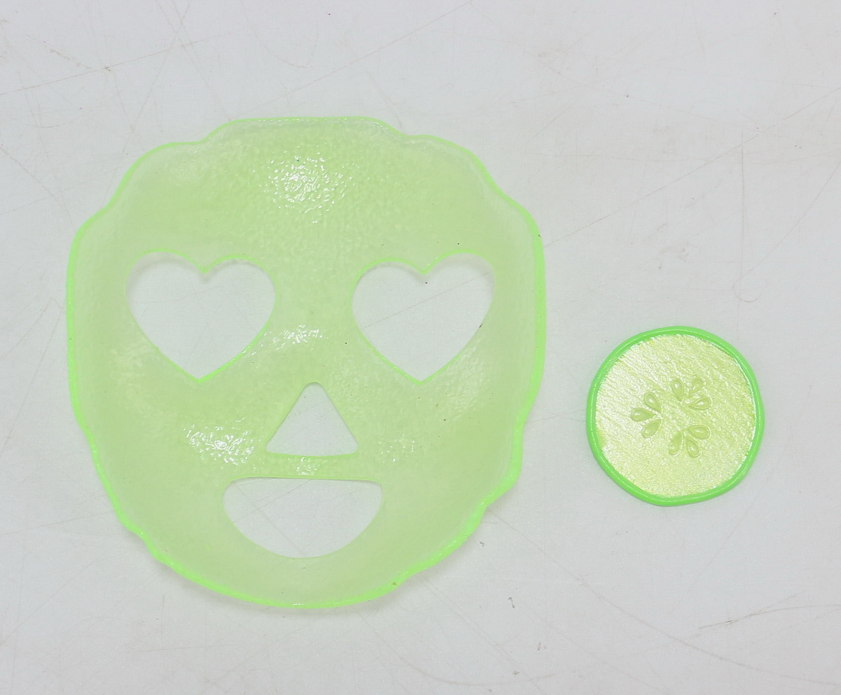 Doll-Sized face mask and Spa Cucumbers for girl