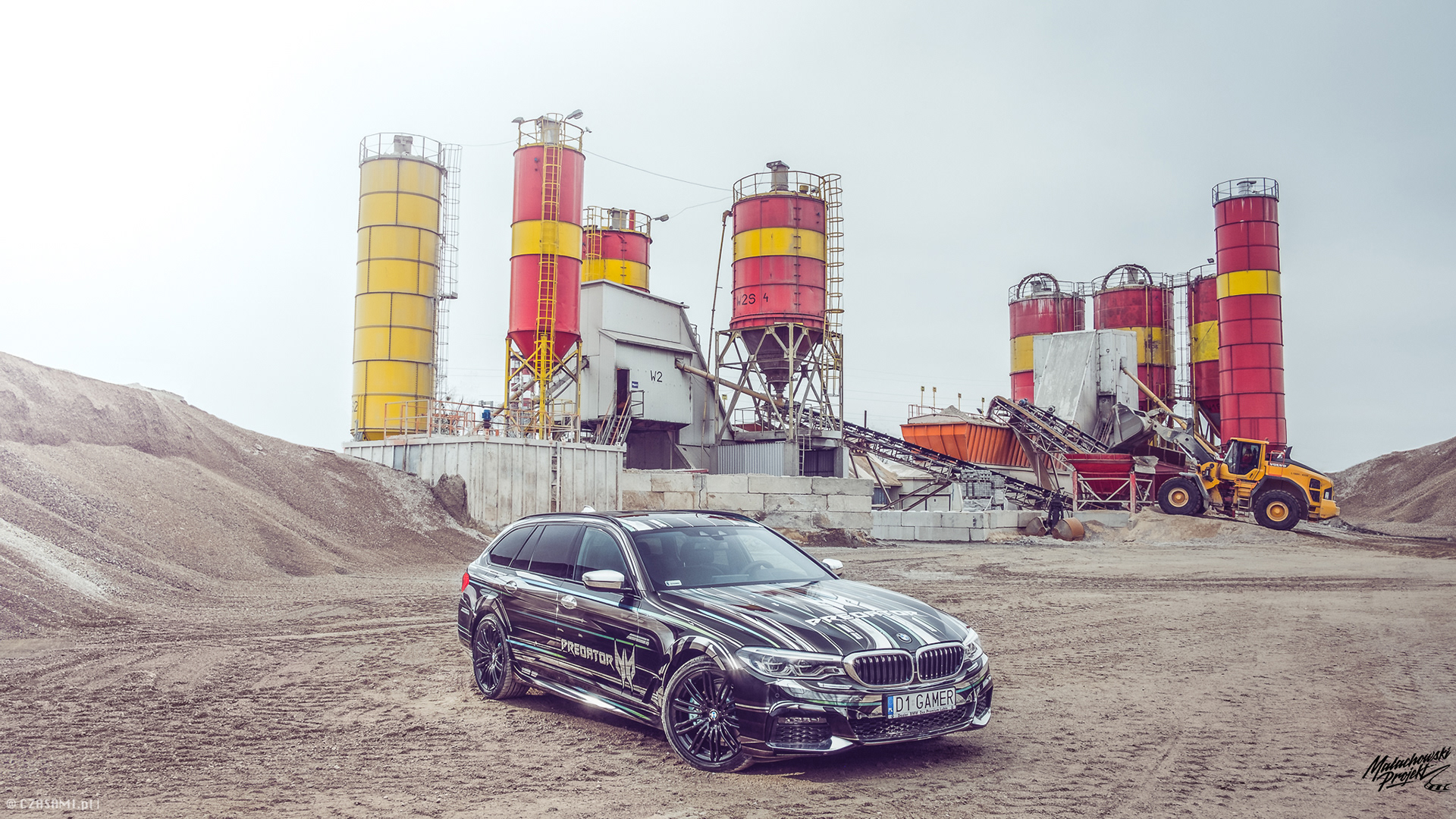 przód BMW 5 M-Performance w oklejeniu Predator od Małachowski Projekt. Fotografia motoryzacyjna CZASAMI.pl