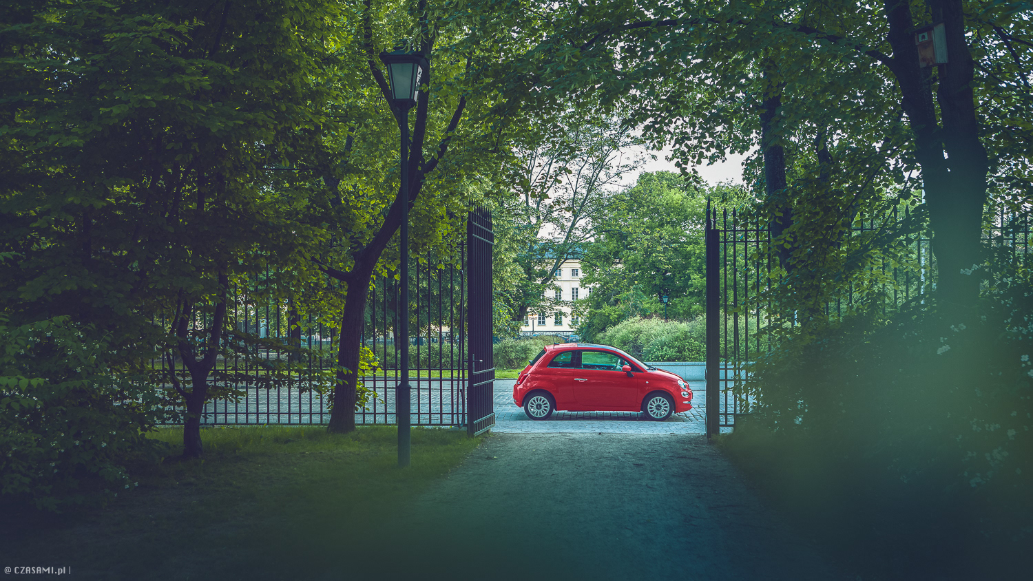 Fiat 500. Warszawa, Polska. Fotografia motoryzacyjna CZASAMI.PL