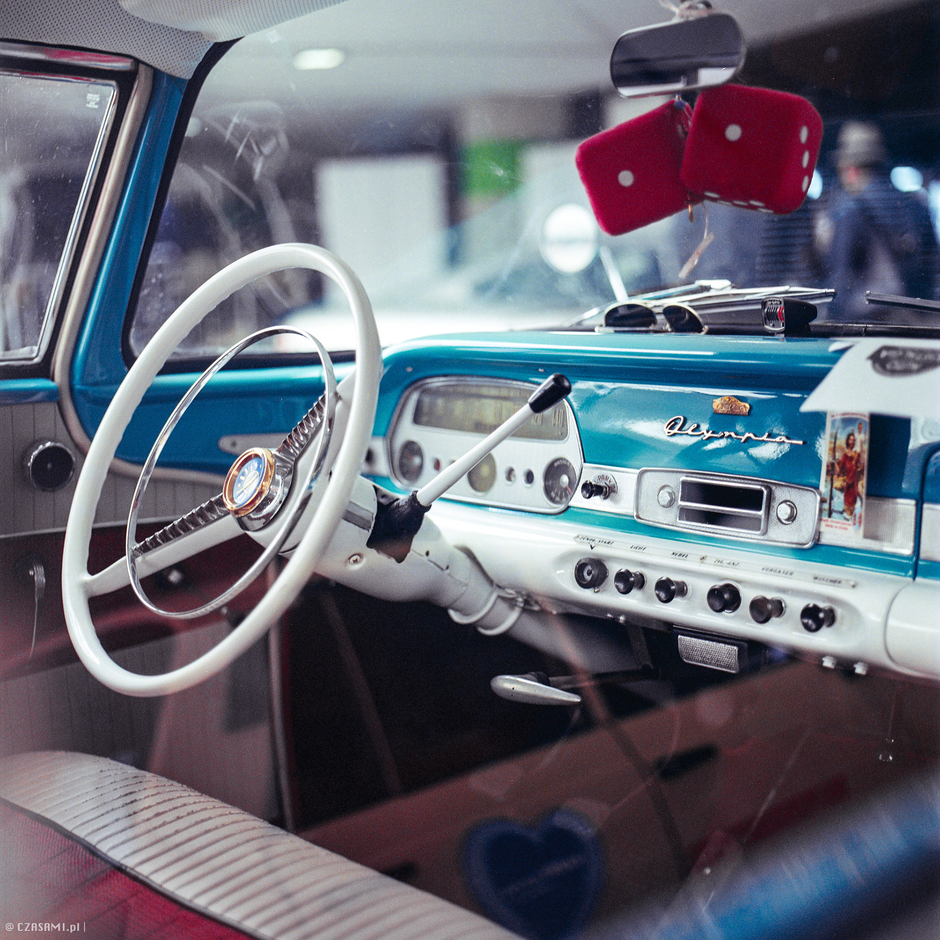 Opel Olympia Rekord, Kodak Portra 400, Hasselblad 500C. Fotografia motoryzacyjna CZASAMI.pl