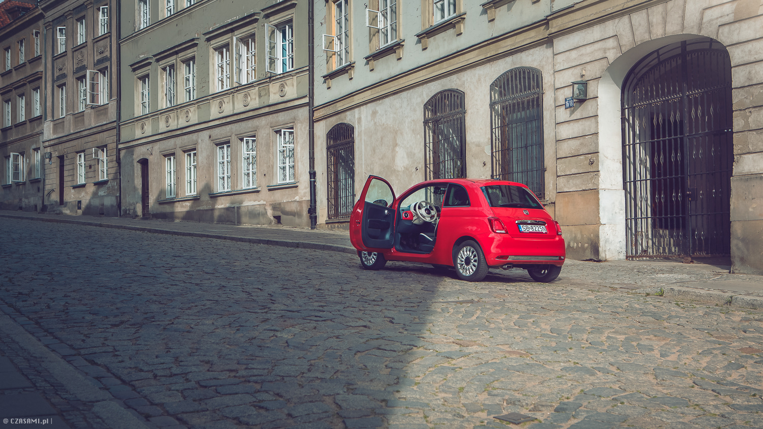 Fiat 500. Warszawa, Polska. Fotografia motoryzacyjna CZASAMI.PL