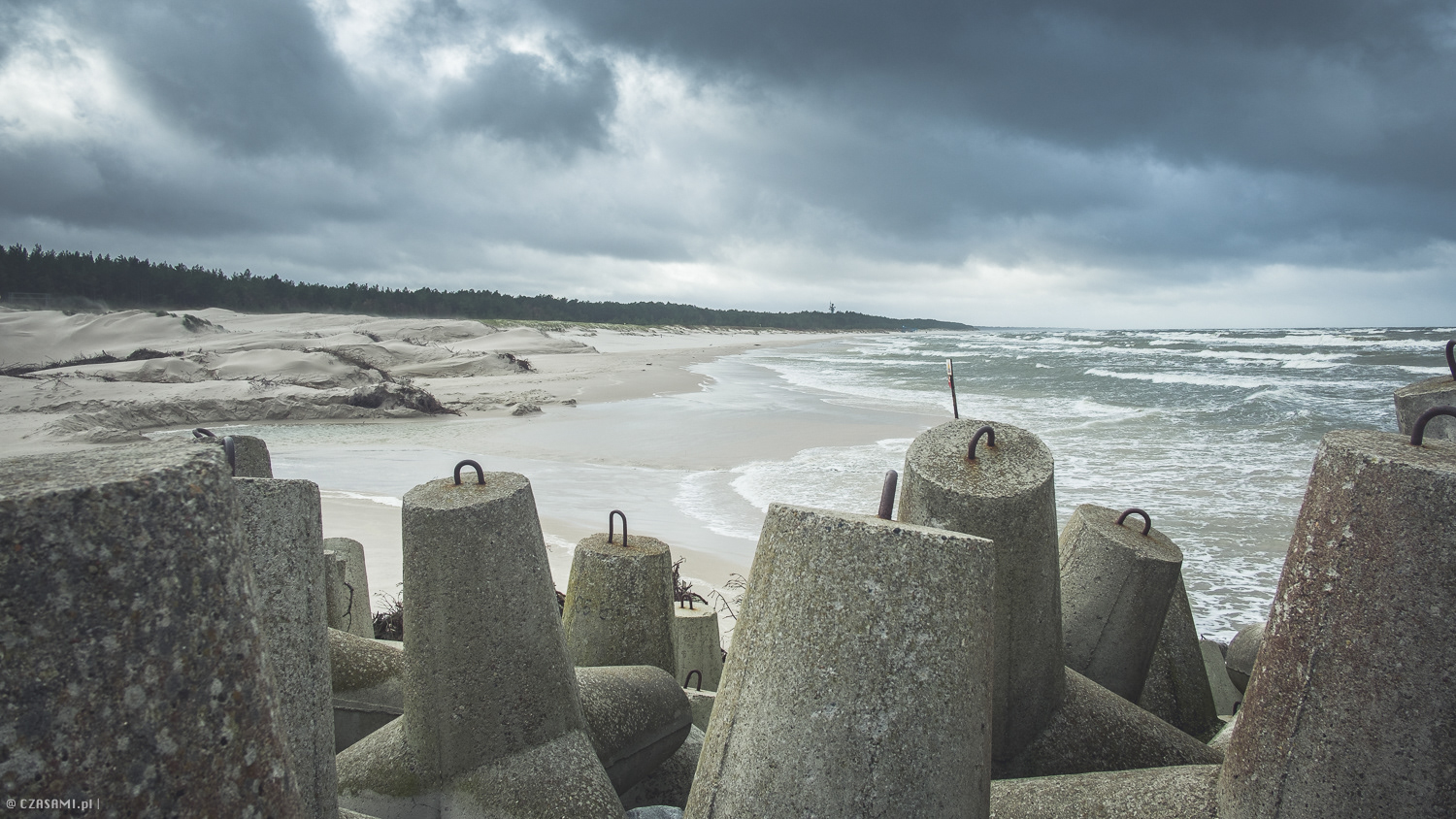 Sztorm, plaża stilo, Morze Bałtyckie. Fotografia CZASAMI.pl
