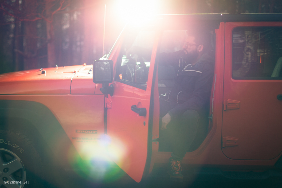 Jeep Wrangler Unlimited 2.8 CRD Sport. Fotografia motoryzacyjna CZASAMI.pl
