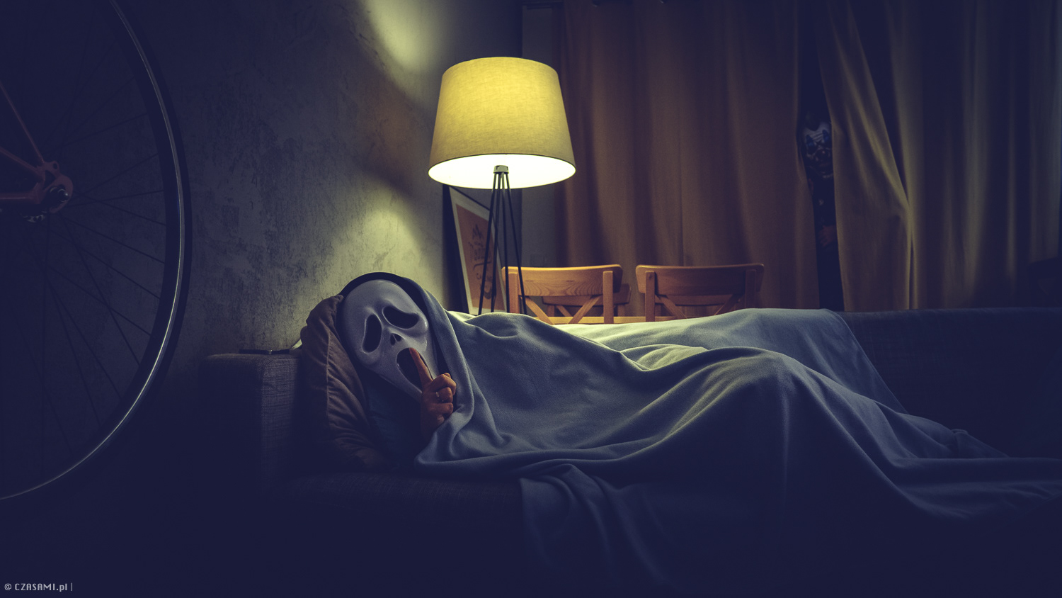 Światło w mroku, halloween i zabawy fotograficzne. CZASAMI.pl