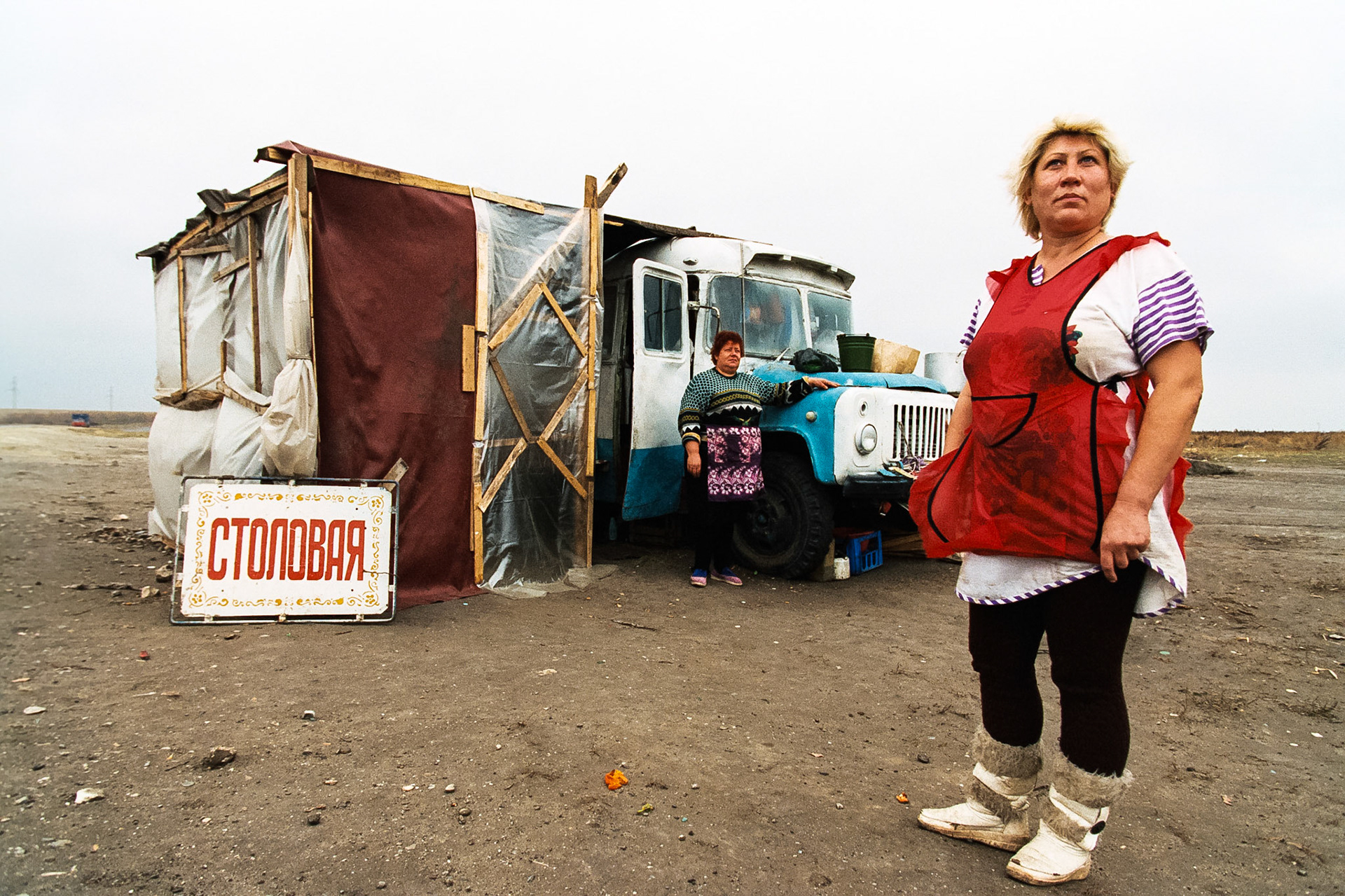 Road-side restaurant along the Volga River.