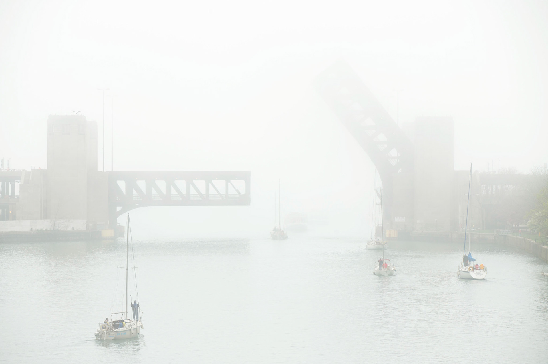 Fog on Chicago River (ChicagoTribune)