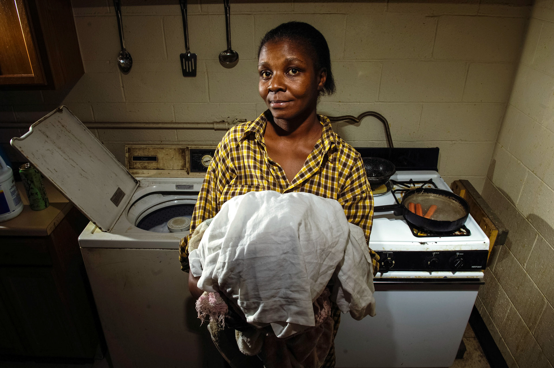 Beverly Stephens, in apartment 806, was one of the last residents of Stateway Gardens, a community of high-rise apartments on Chicago’s South Side. (Chicago Tribune)