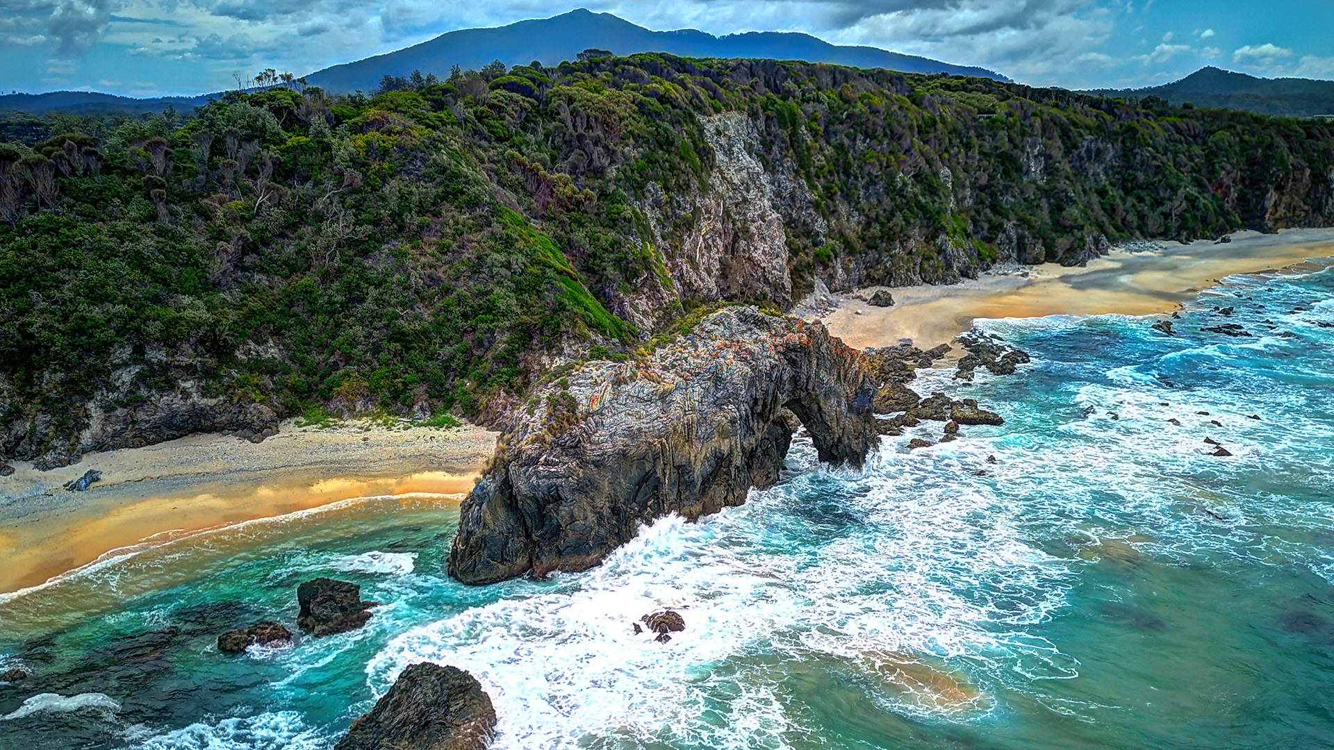 Horse Head Rock - Sea side view - high altitude