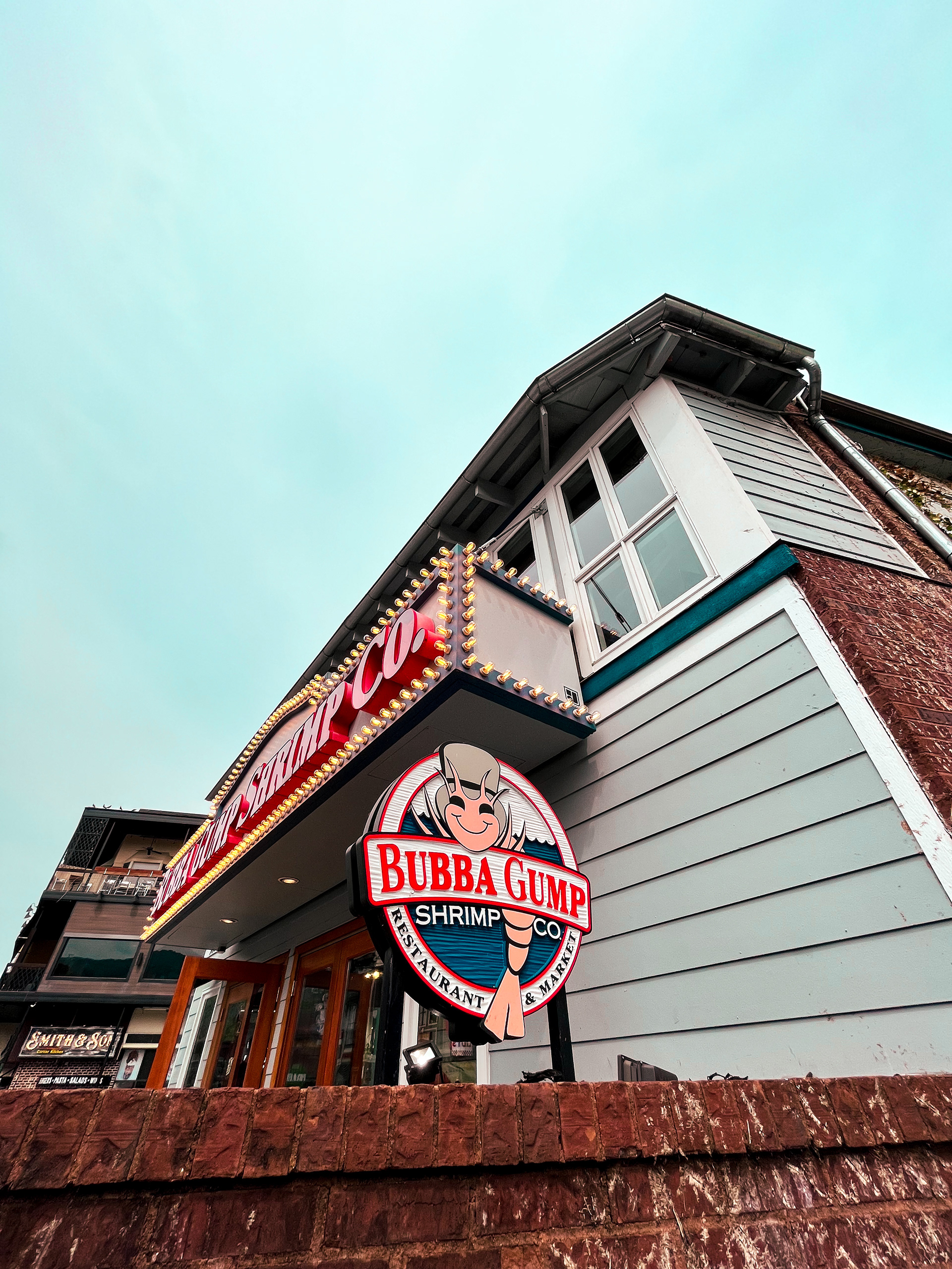 Buba Gump Shrimp building Gatlinburg TN