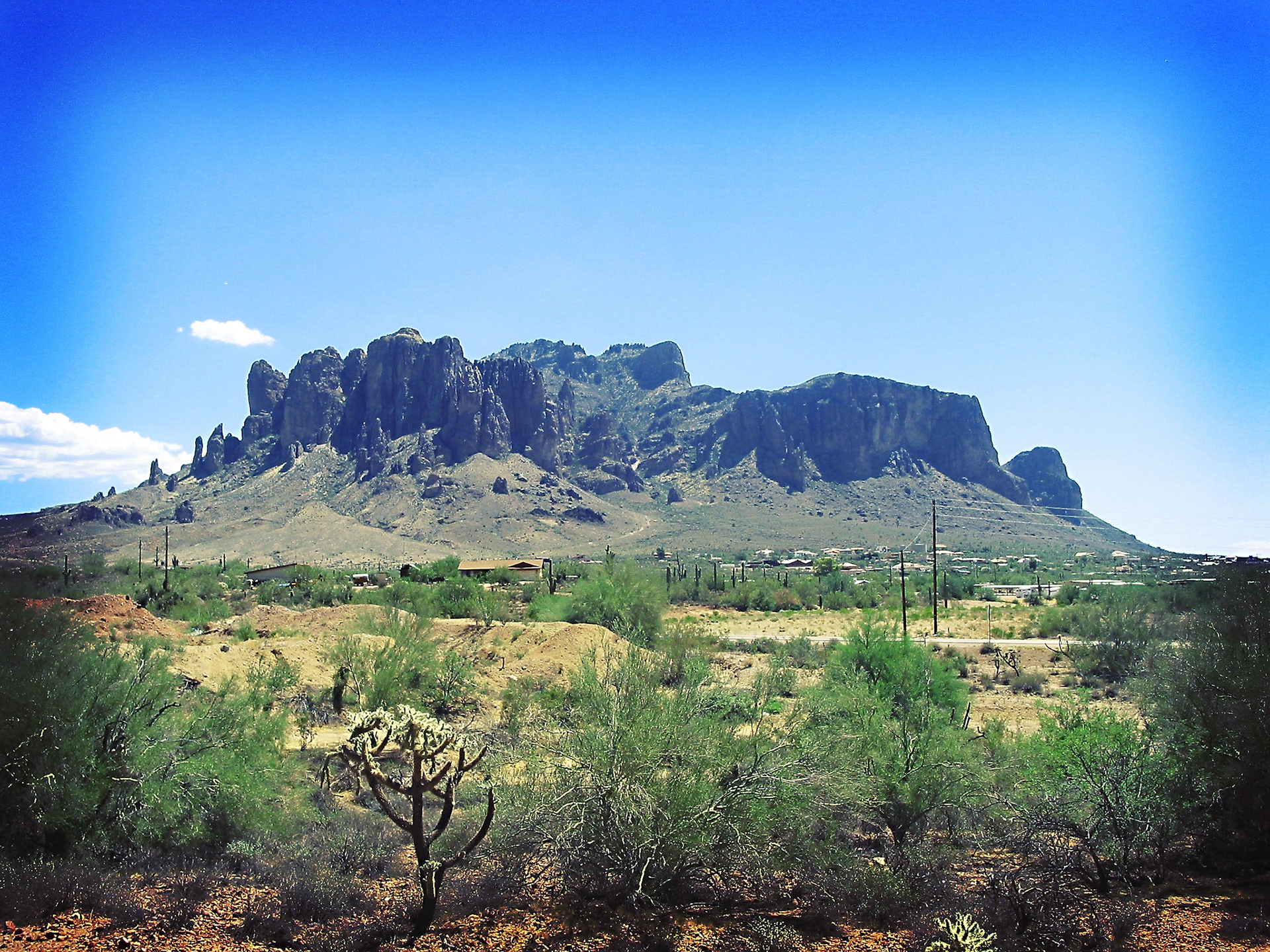 Arizona Superstition Mountains 08-30-2004
