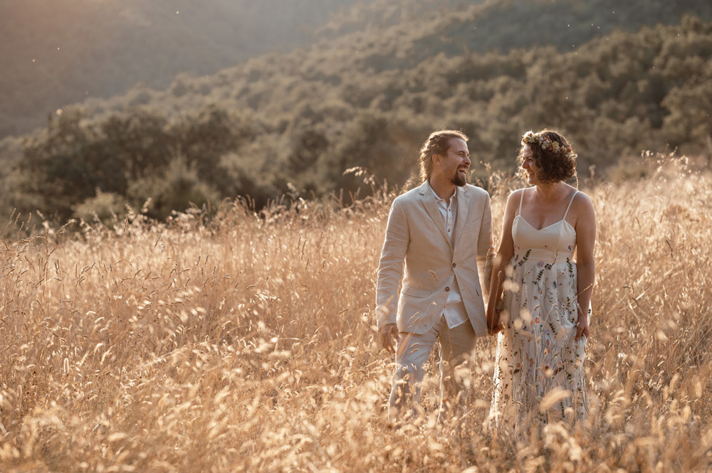 Brautkleid vor romantischer Kulisse