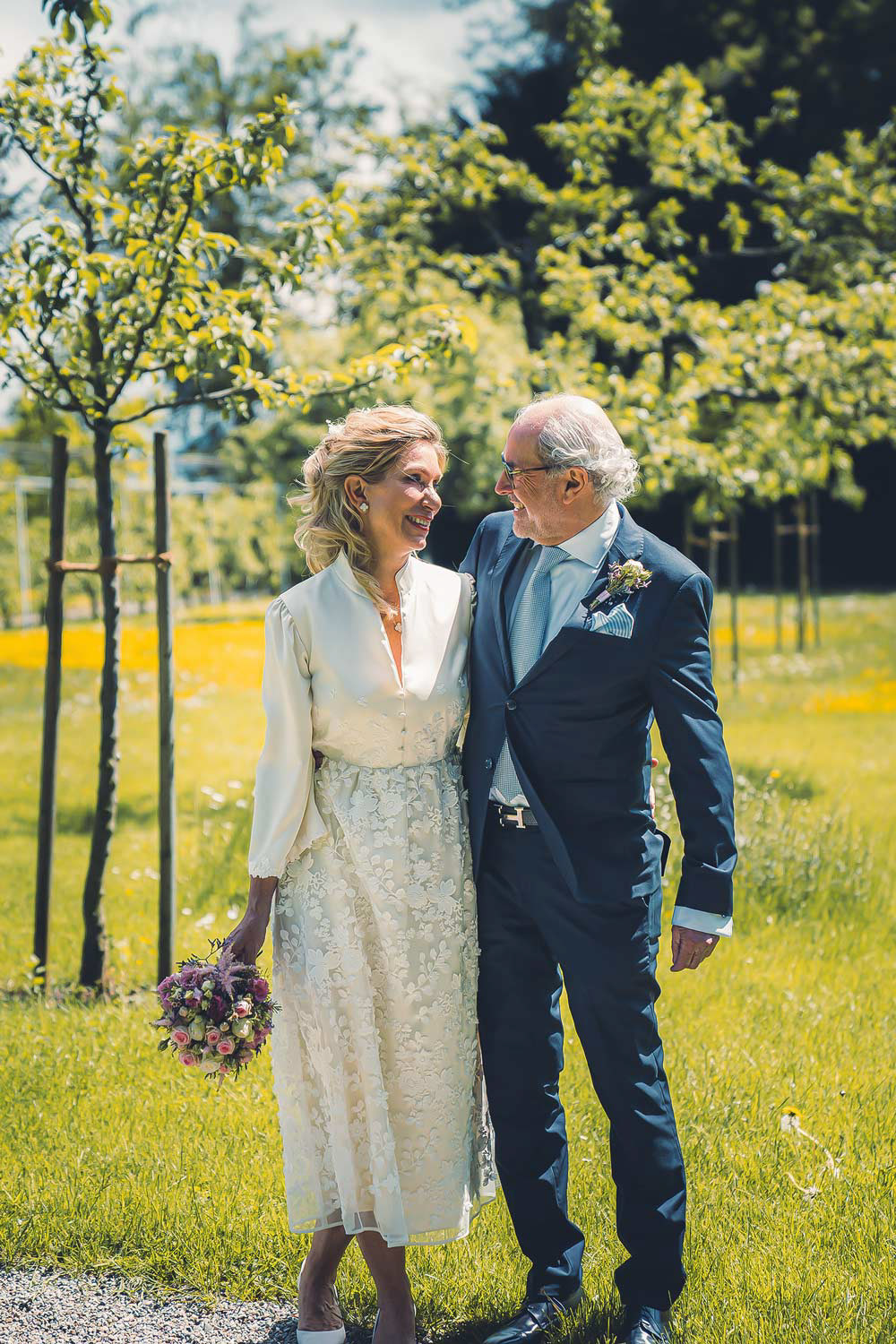  Brautkleid elegant und in zarter Romantik