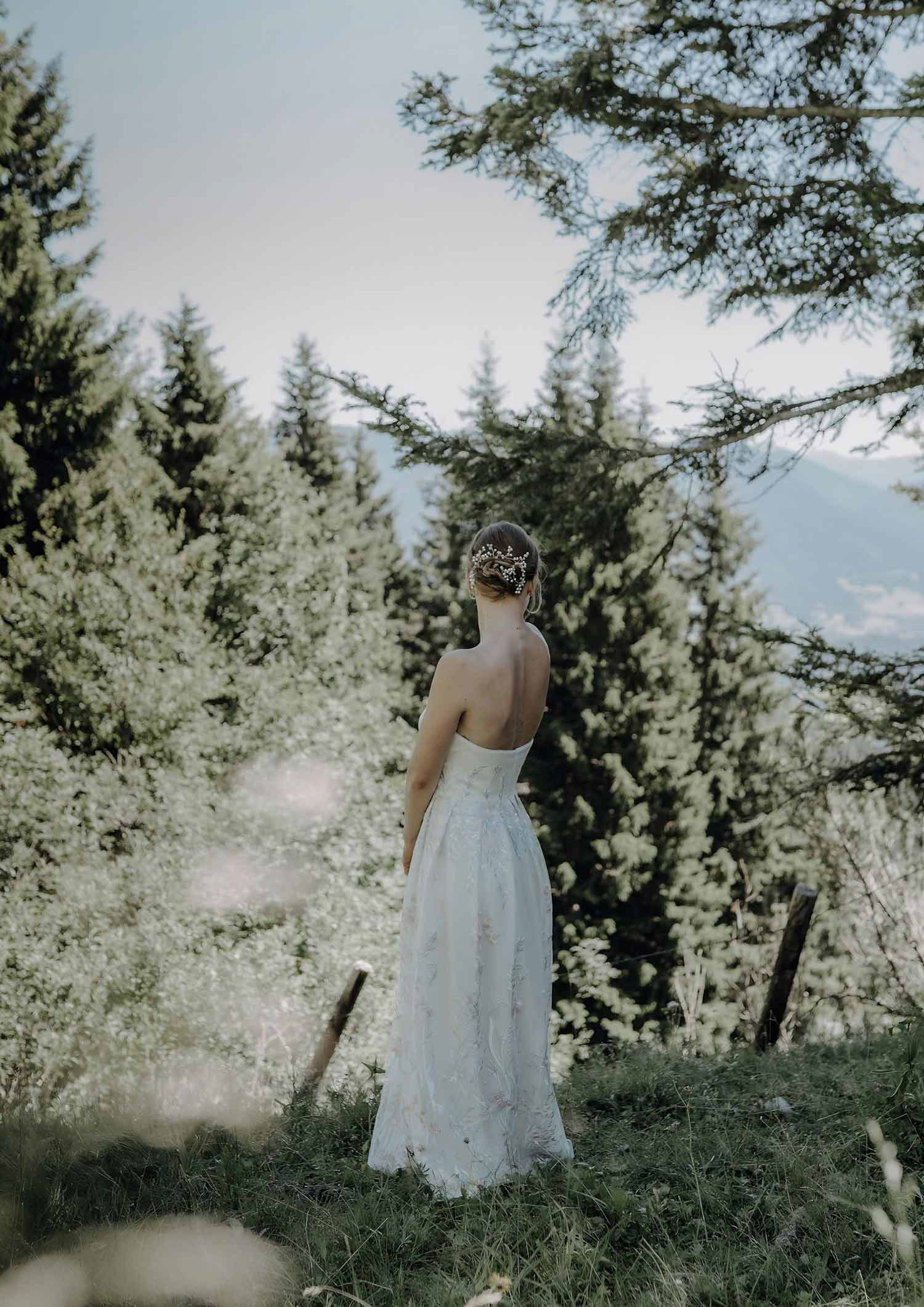 Bustier Brautkleid bestick in rosa und jadefarbe