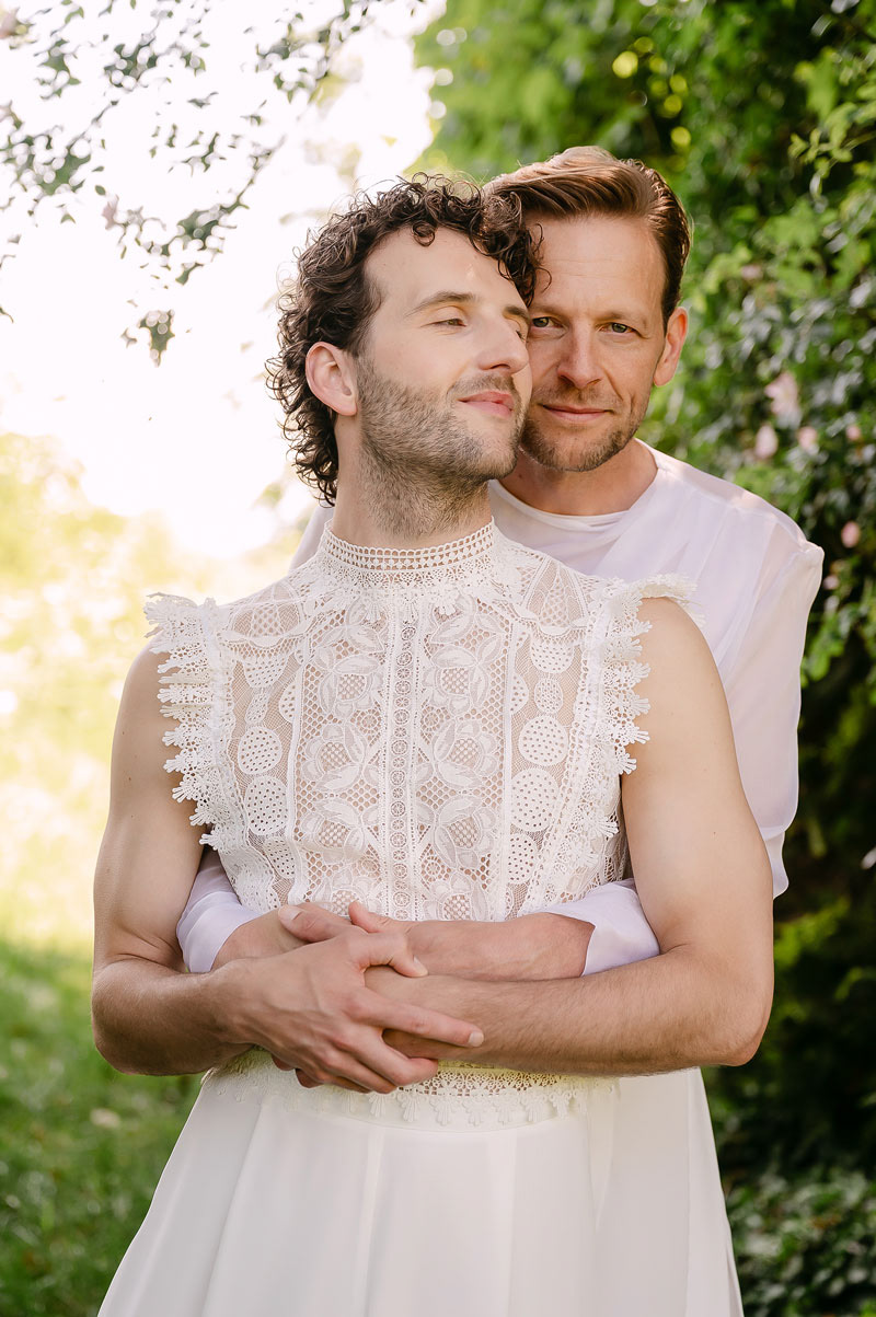 Hochzeitslook extravagant von Acood Bridal