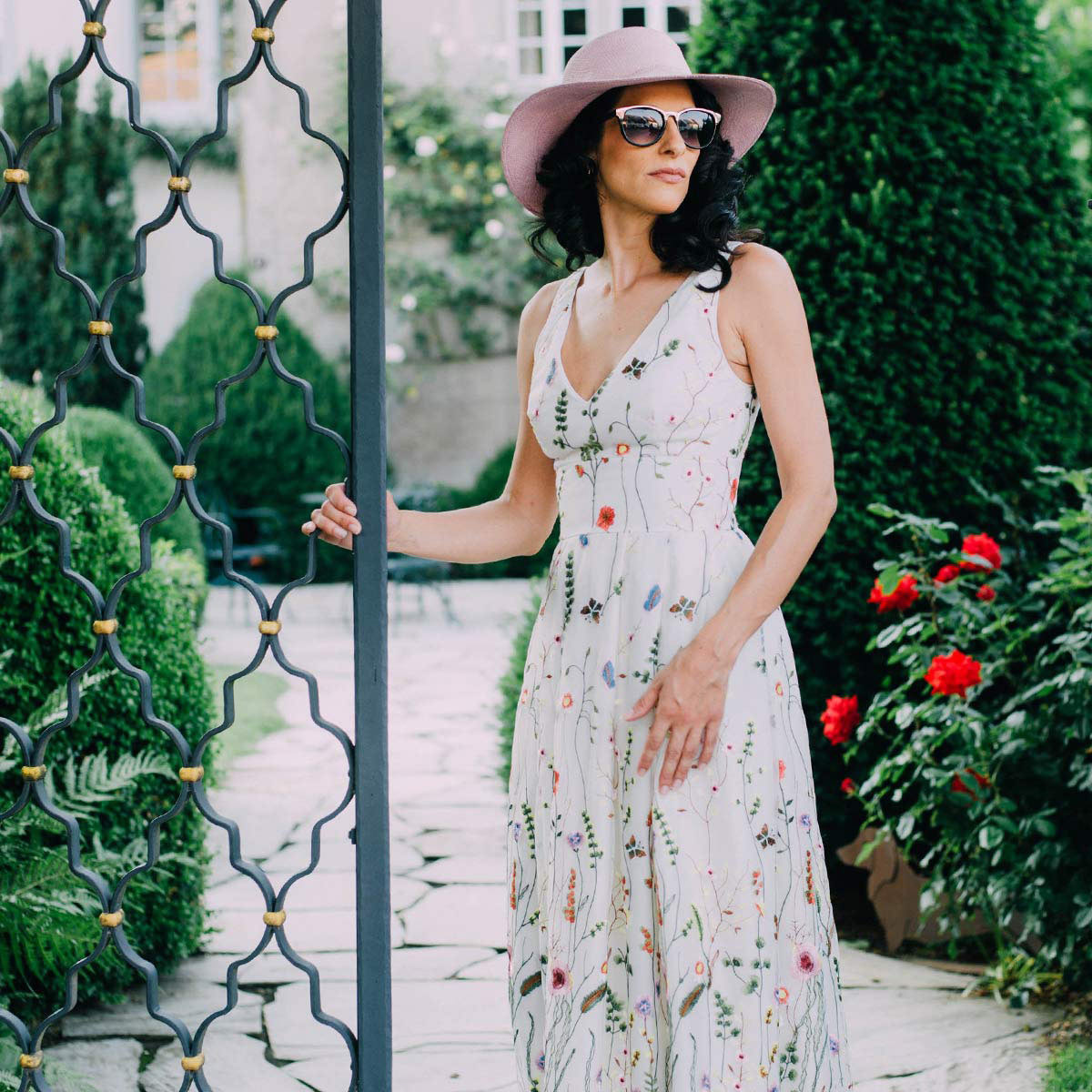  Traumbrautkleid in floraler Romantik