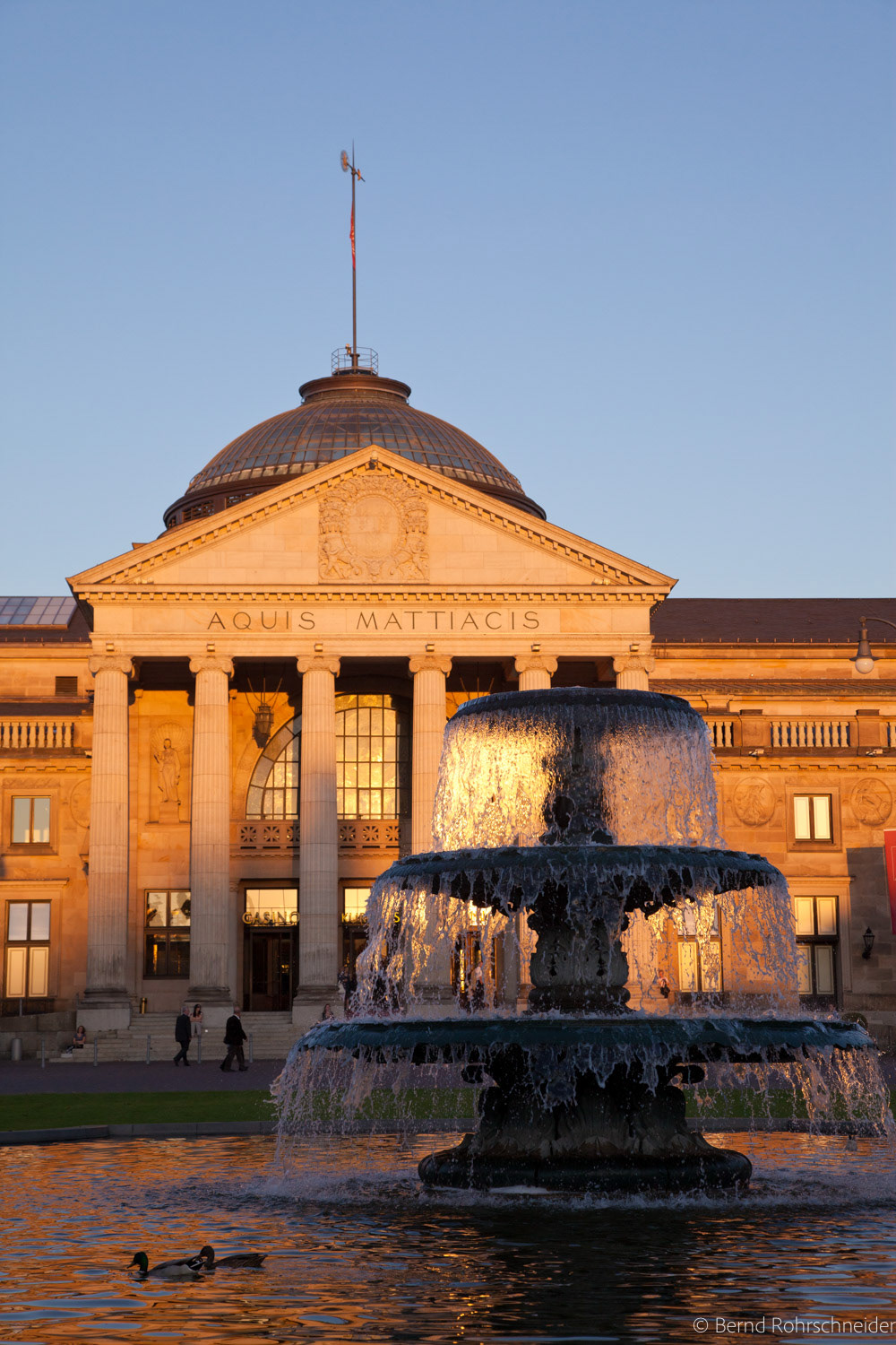 Kurhaus mit Brunnen, Wiesbaden