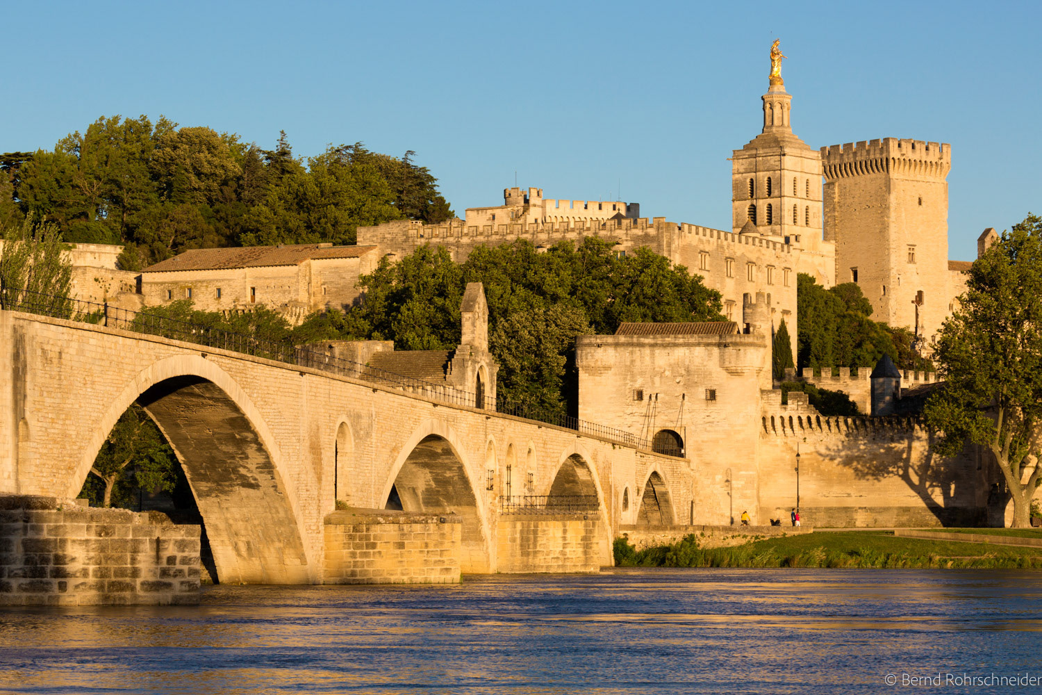 Papstpalast und Brücke, Avignon, Frankreich
