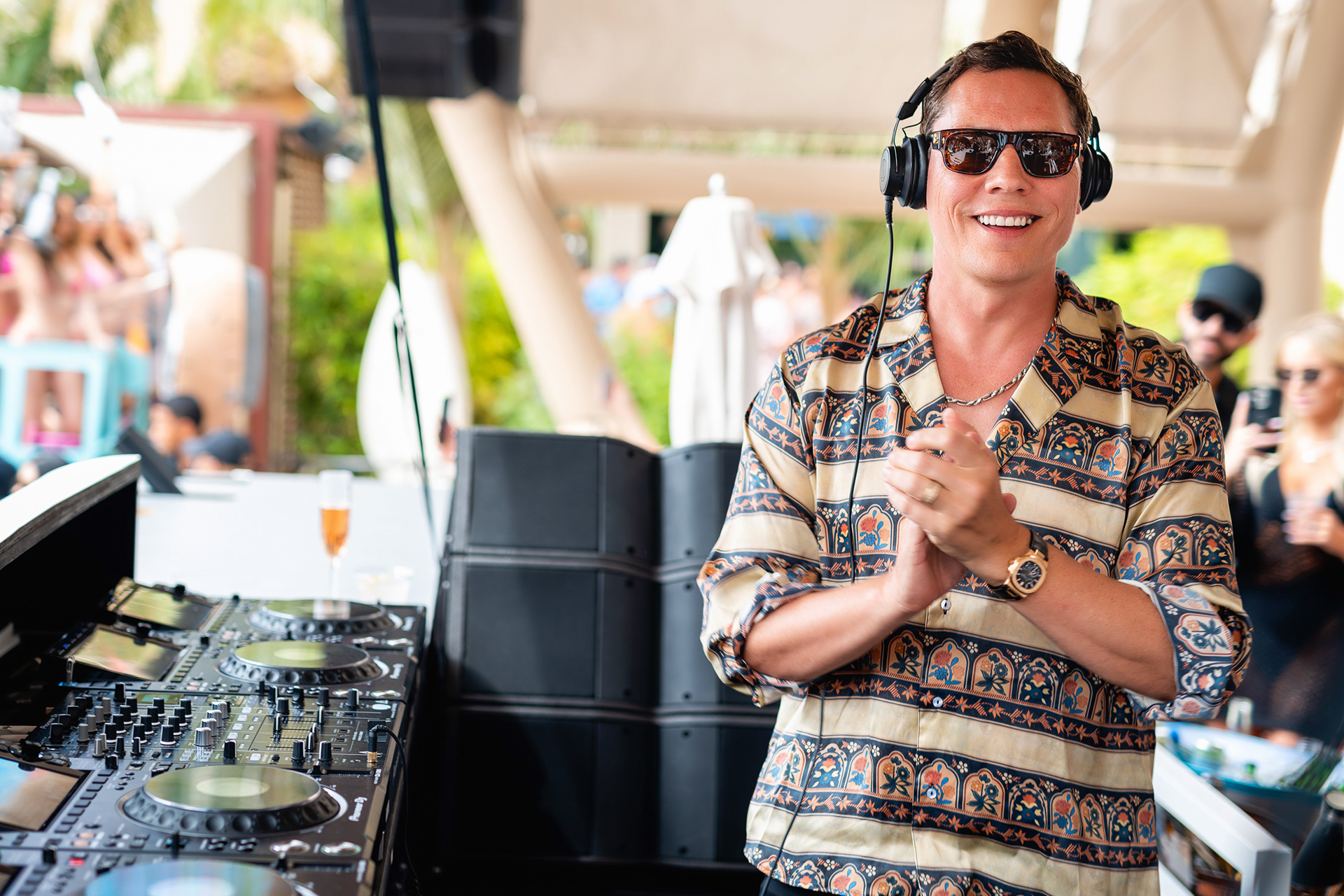  Tiësto performing at Ayu Dayclub in Las Vegas