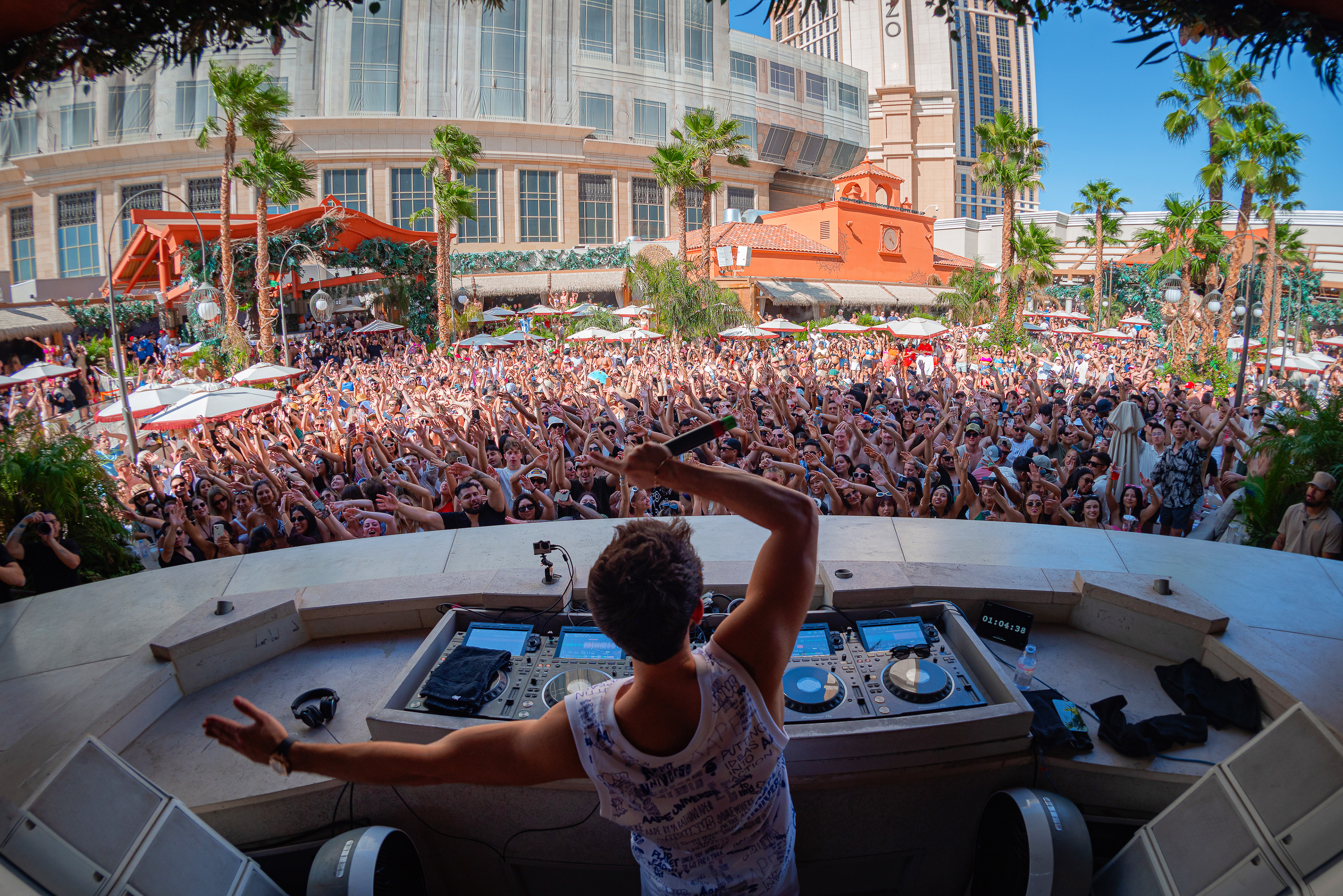 Zedd performing at Tao Beach in Las Vegas