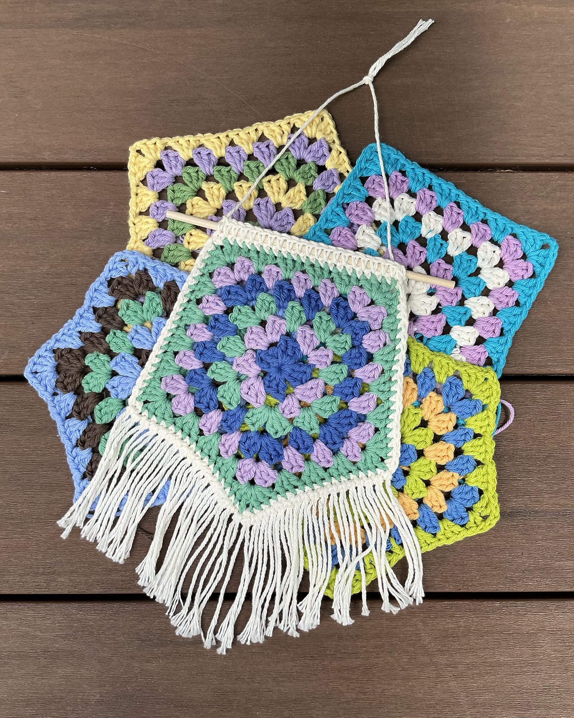 granny wall hangings - crochet