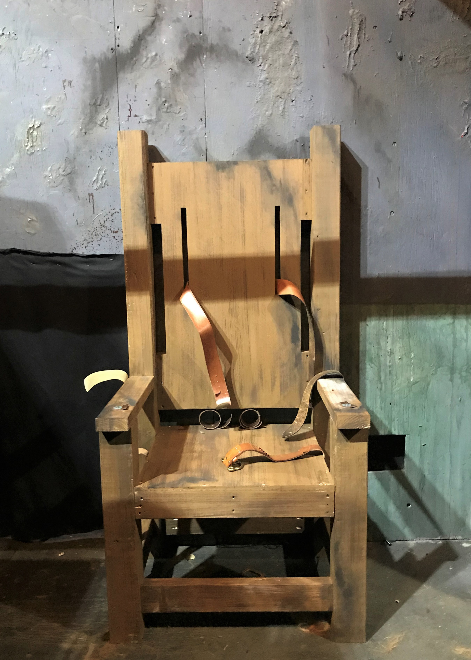 Gateway's Haunted Playhouse - electric chair prop, woodgrain & burn marks