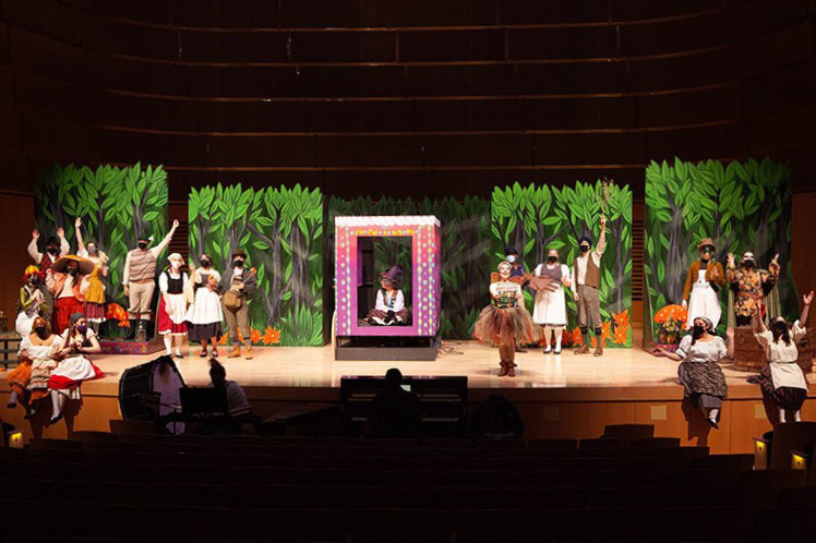 Hansel & Gretel - Eastern Connecticut State University