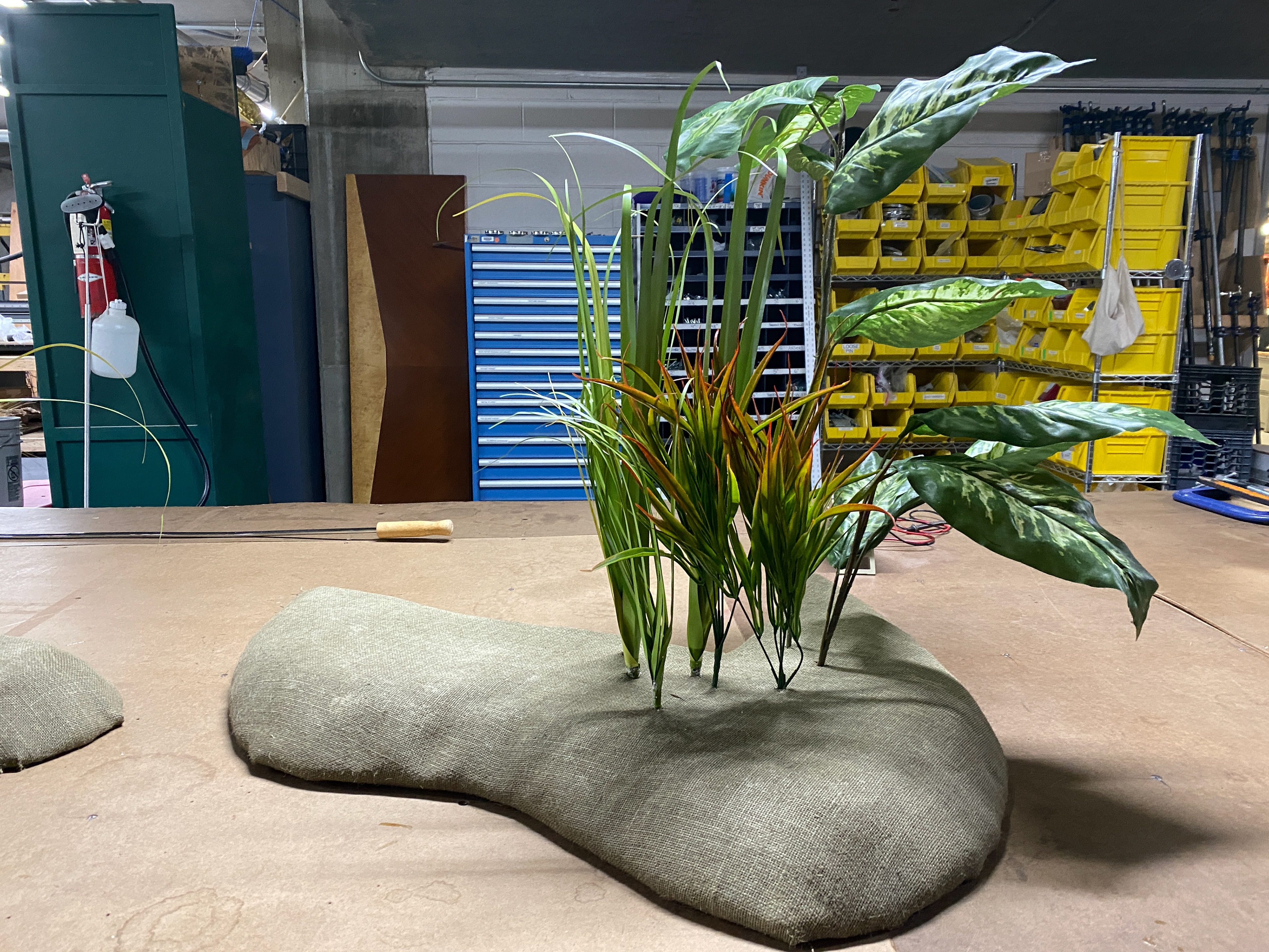 Cruise Giveaway - foliage bases - completed, burlap-wrapped w/ foliage