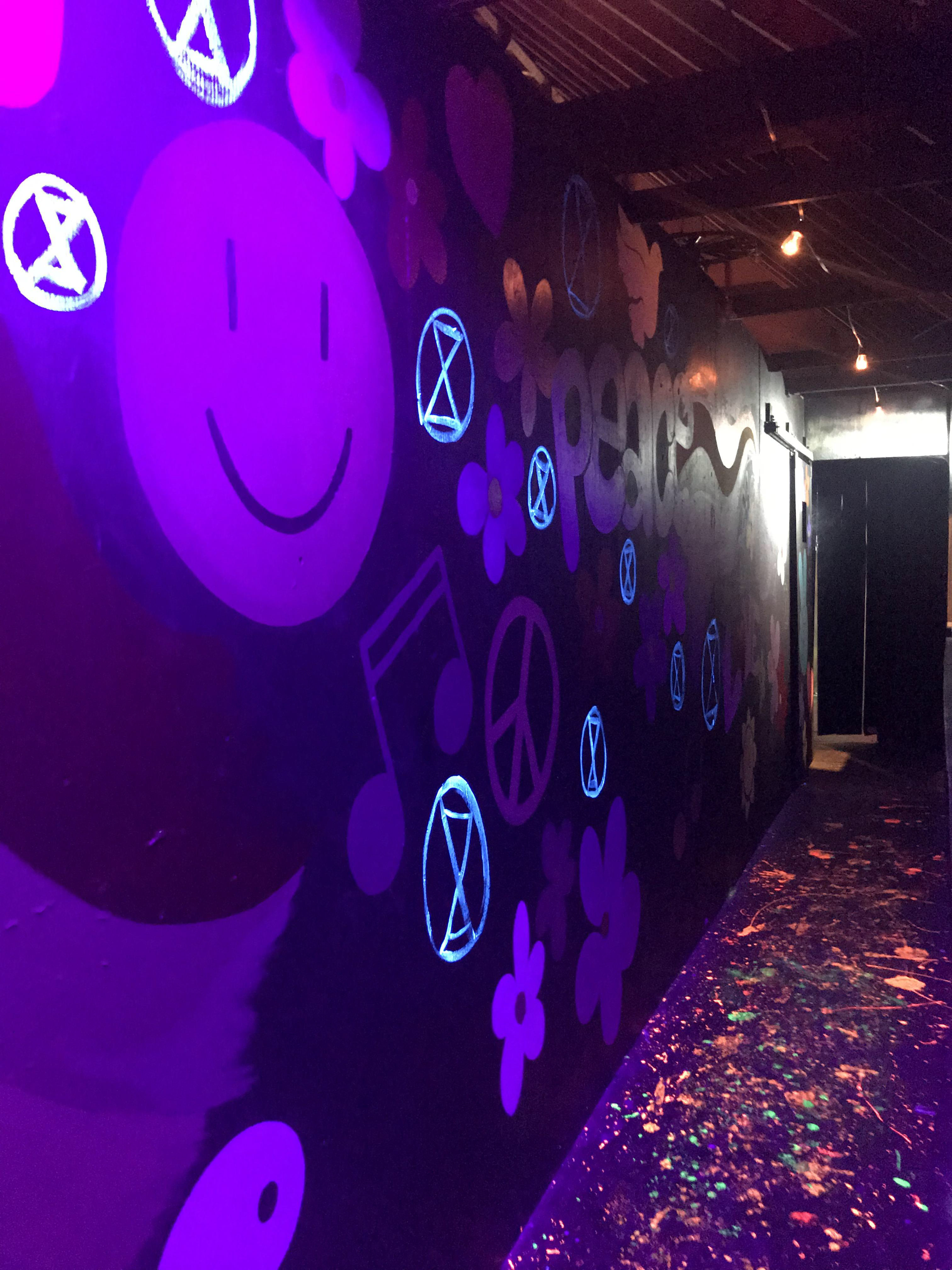 Gateway's Haunted Playhouse - hippie blacklight hall - designed & hand-painted