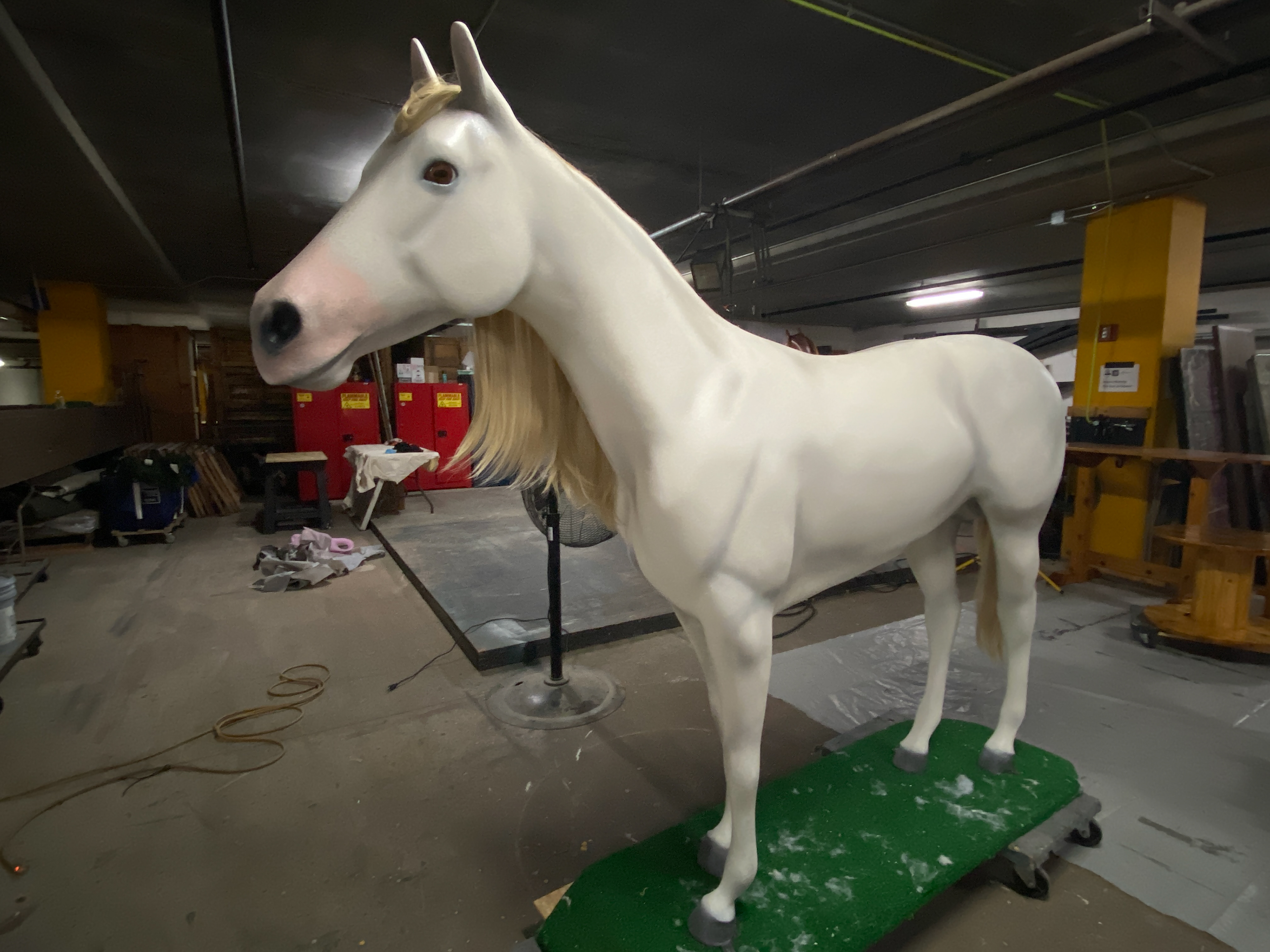 Derby Horse Repaint - final white - Mohegan Sun