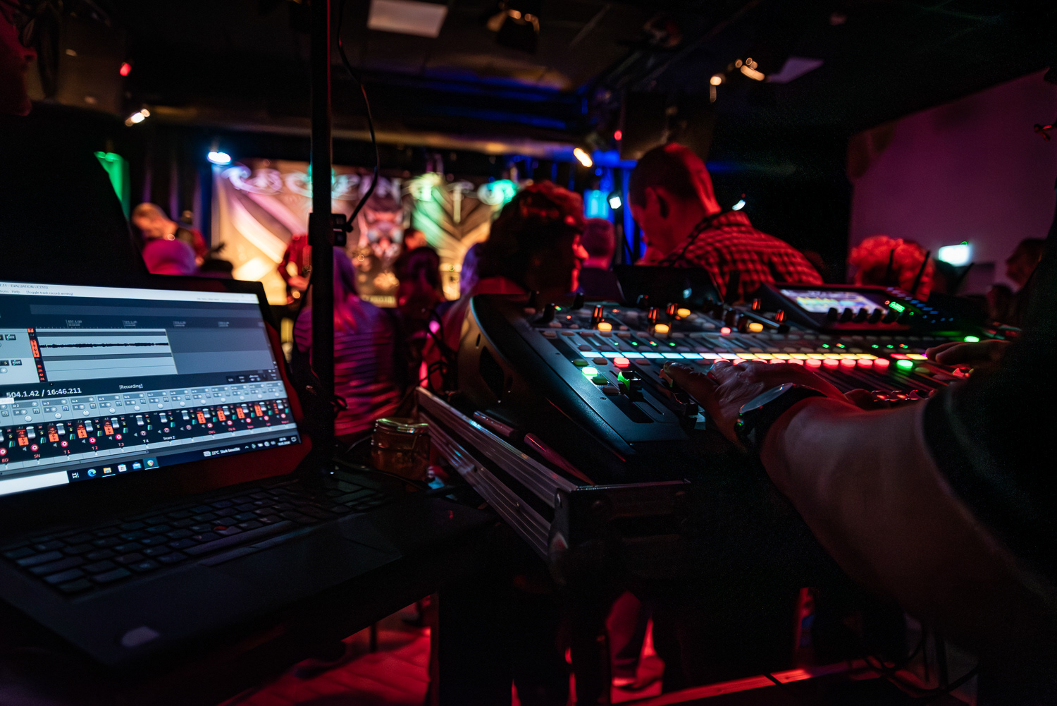 Blick vom FoH mit einem X32 Behringer Digital Pult