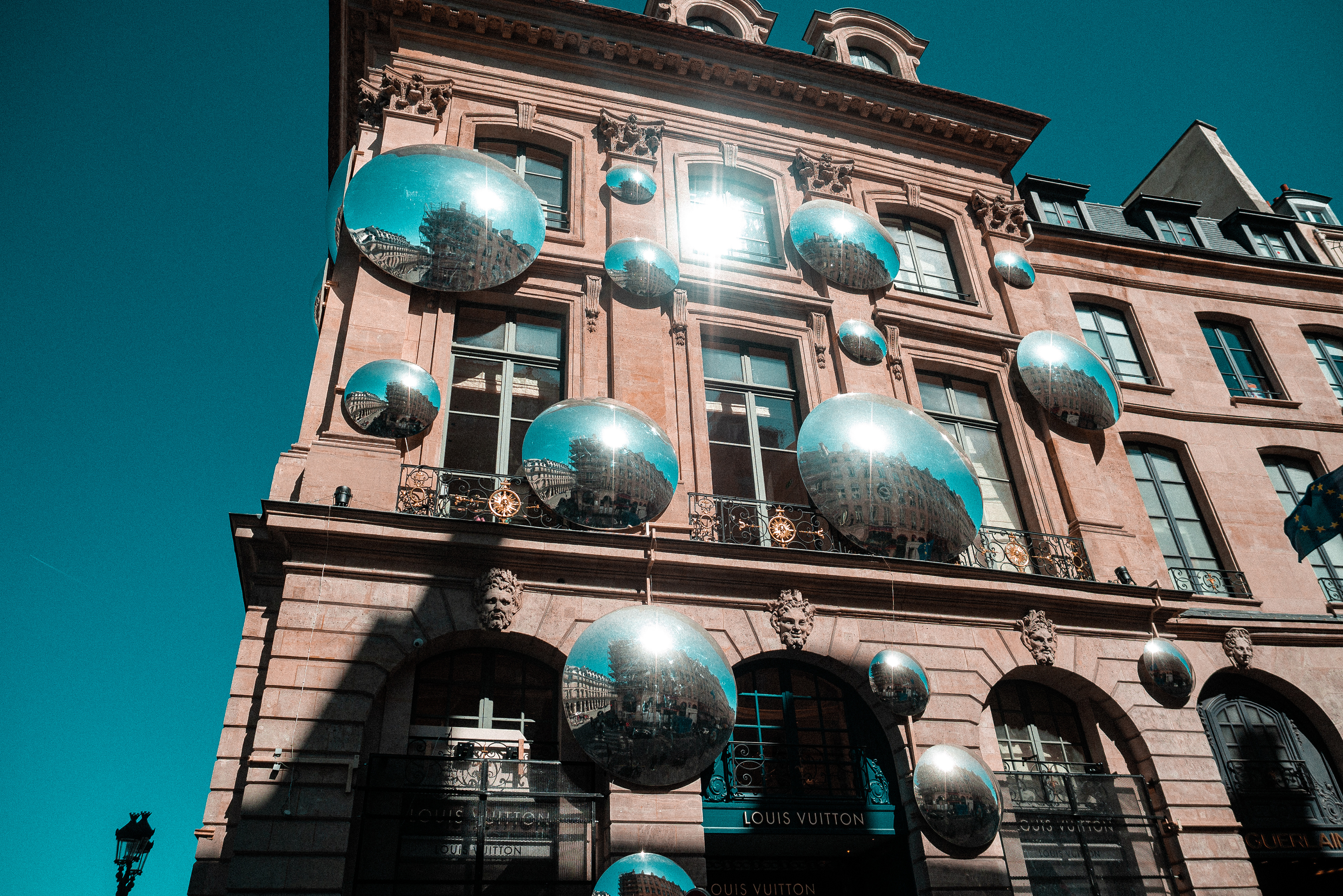 Louis Vuitton, Paris